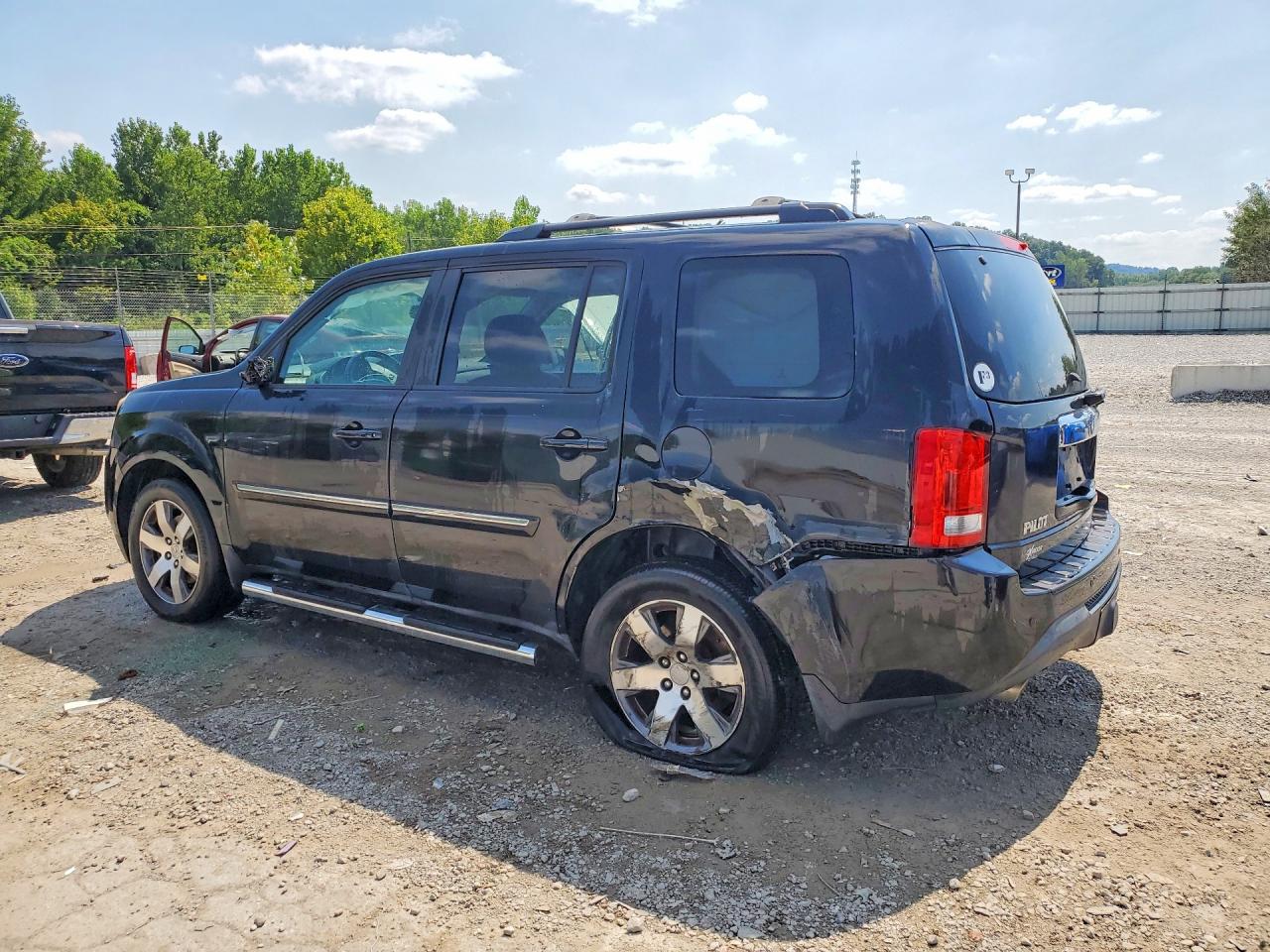 2014 Honda Pilot Touring Black vin: 5FNYF3H98EB009561