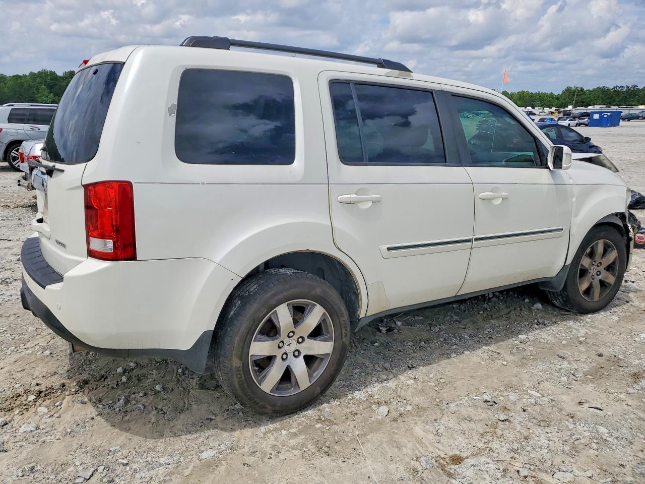 2014 Honda Pilot Touring White vin: 5FNYF3H98EB028708