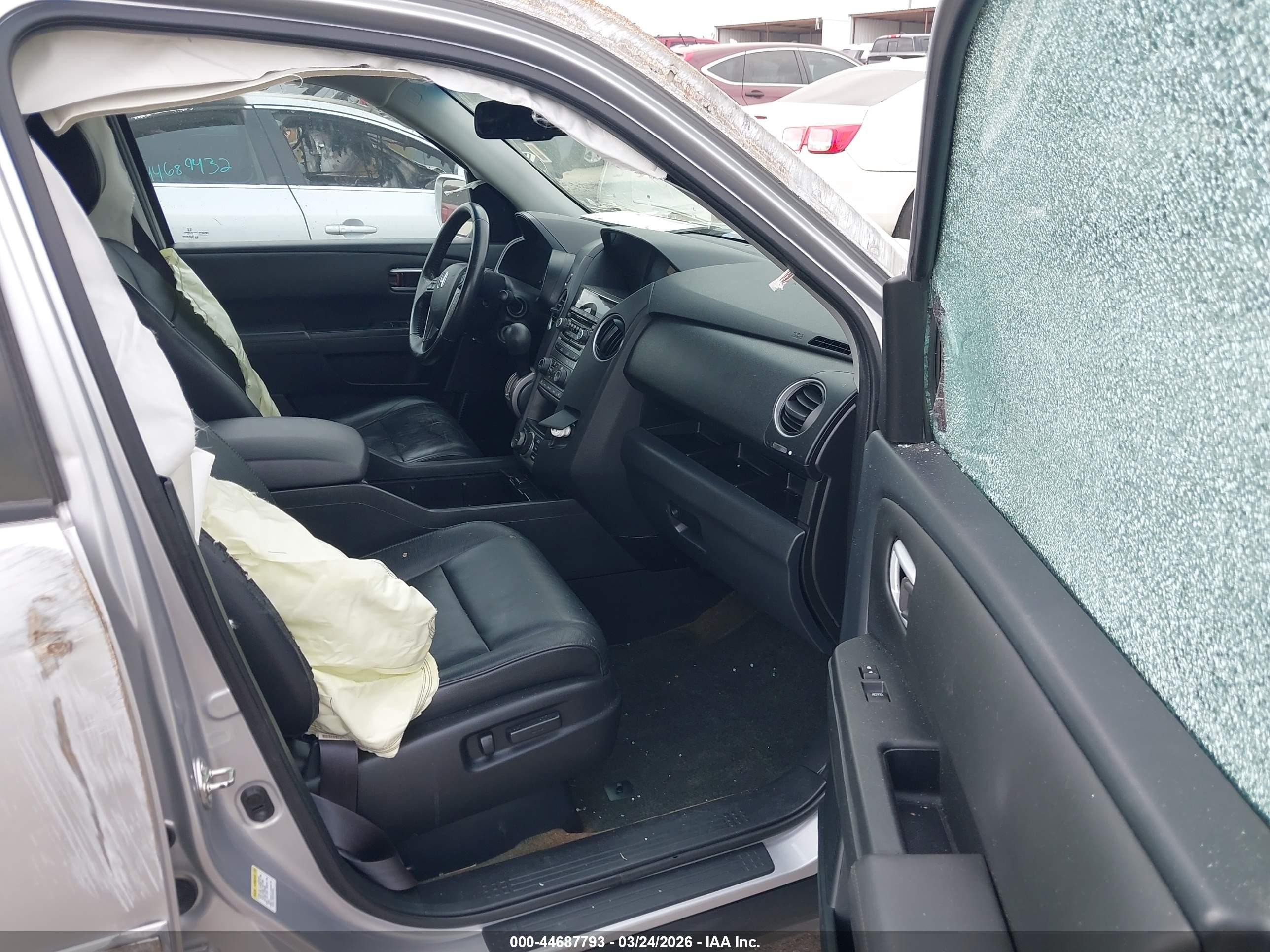 2015 Honda Pilot Touring Silver vin: 5FNYF3H98FB008430