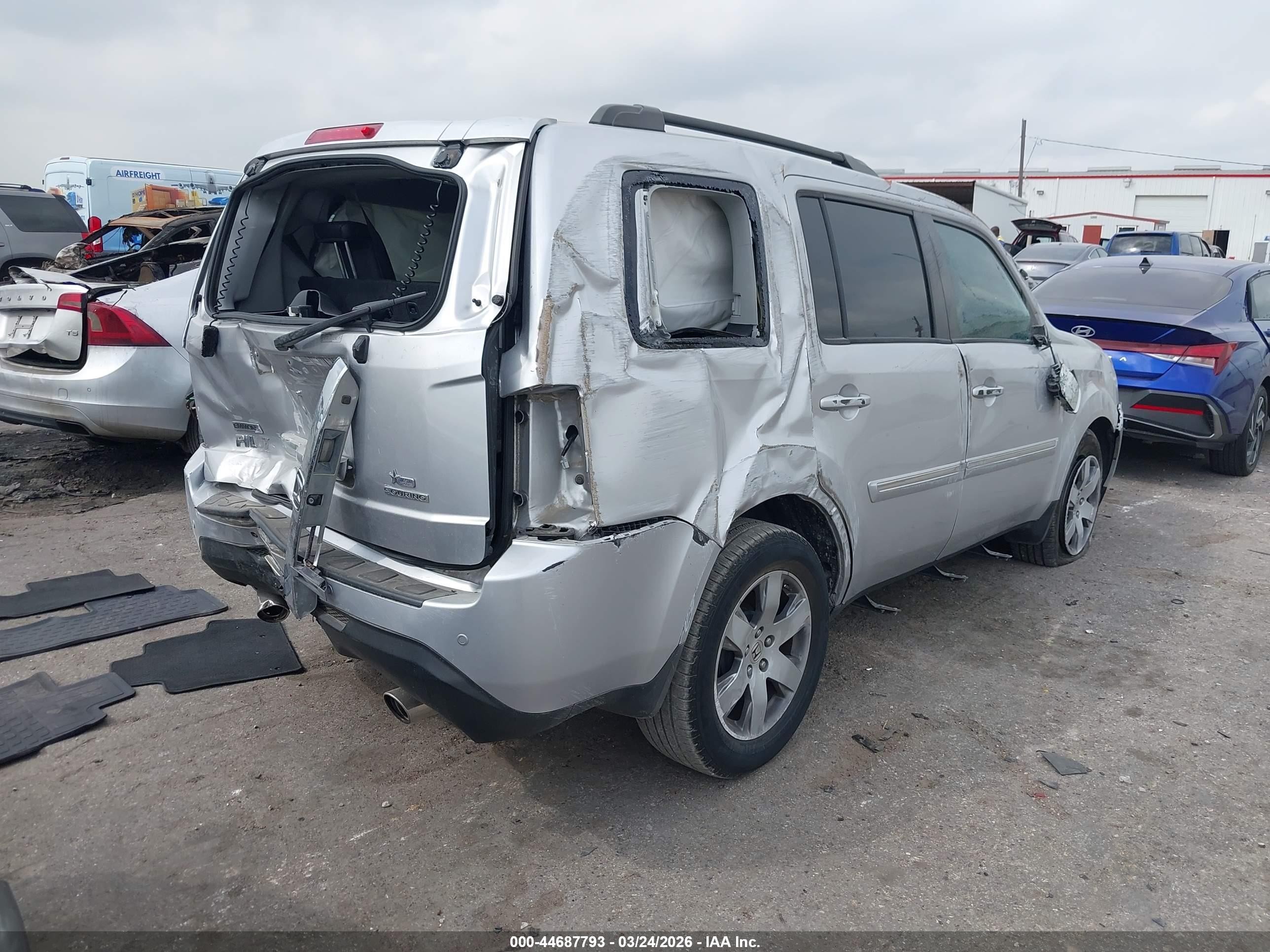 2015 Honda Pilot Touring Silver vin: 5FNYF3H98FB008430