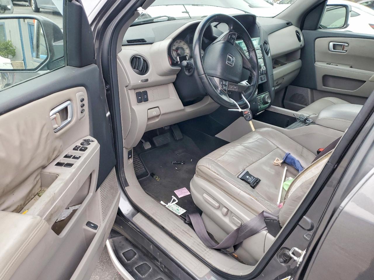 2011 Honda Pilot Touring Gray vin: 5FNYF3H99BB008723