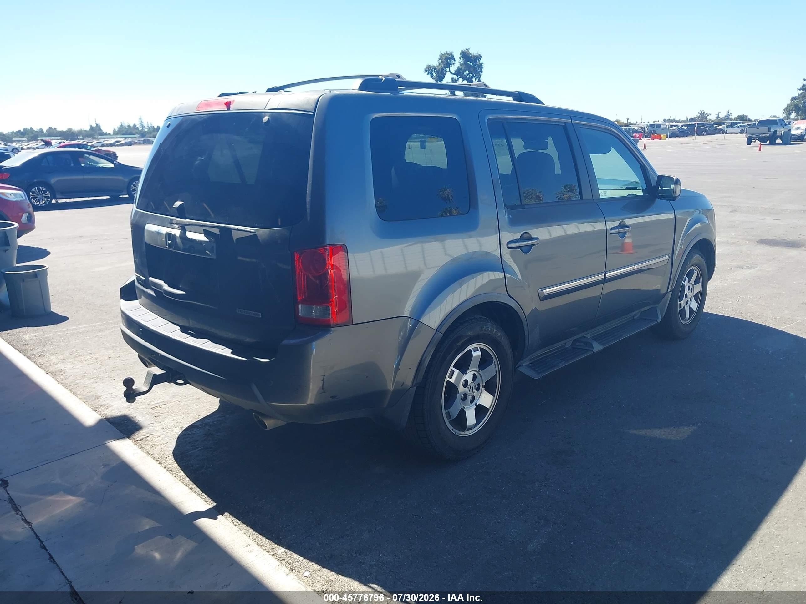 2011 Honda Pilot Touring Gray vin: 5FNYF3H99BB015123