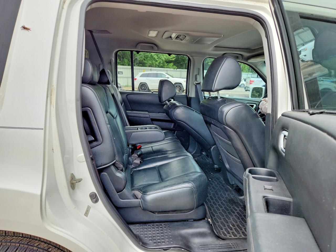 2011 Honda Pilot White vin: 5FNYF3H99BB032357
