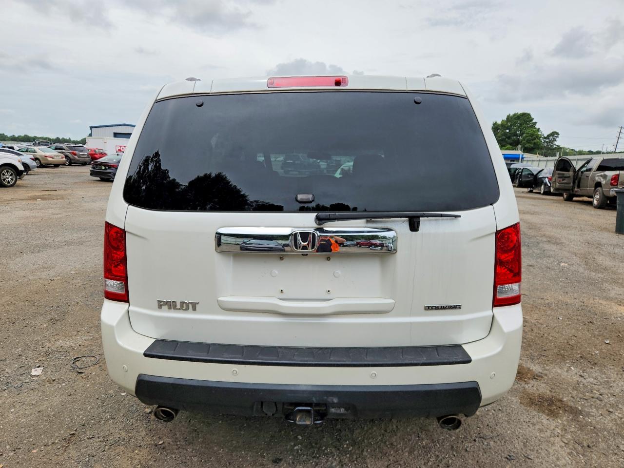 2011 Honda Pilot White vin: 5FNYF3H99BB032357