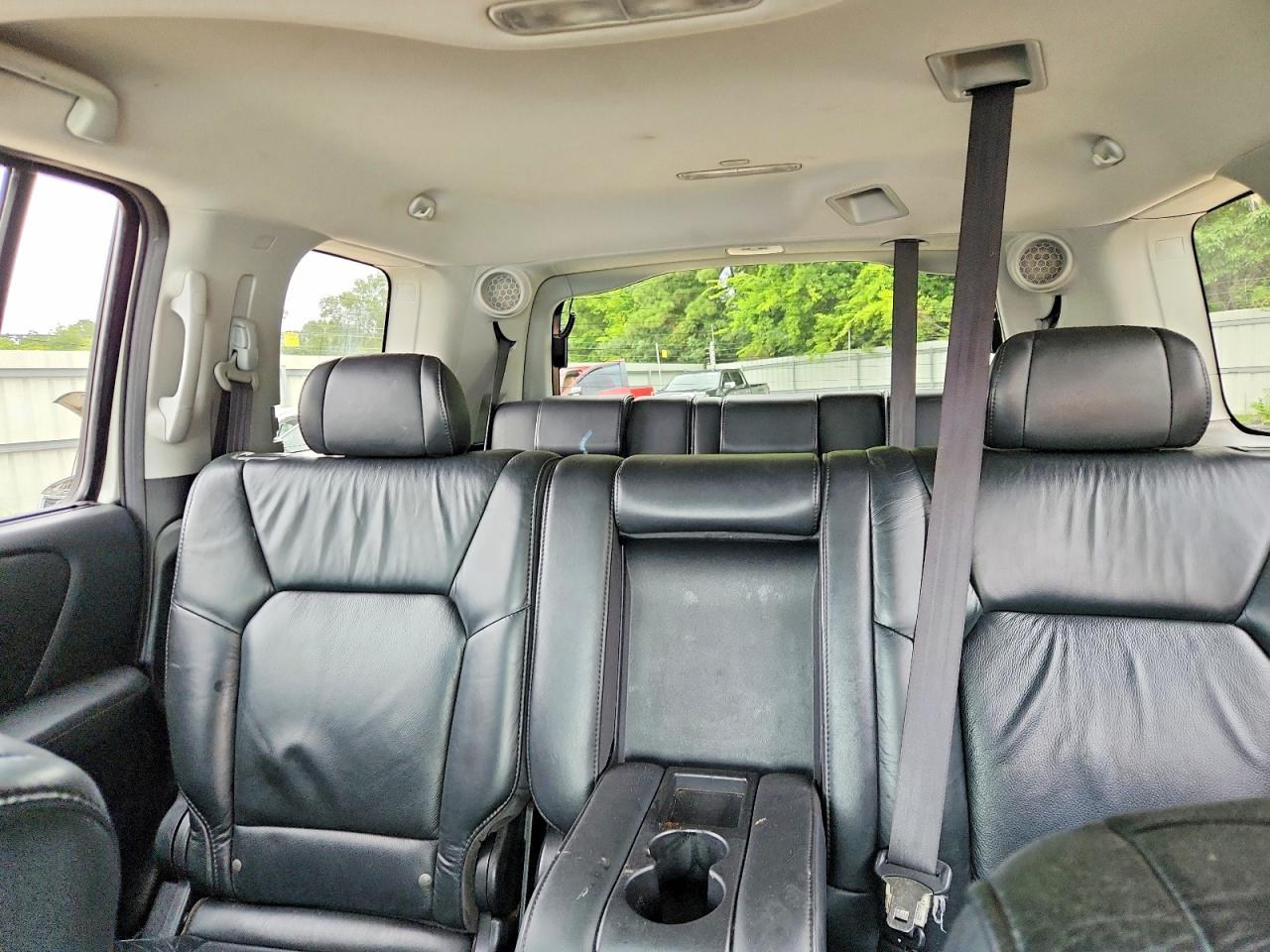 2011 Honda Pilot White vin: 5FNYF3H99BB032357