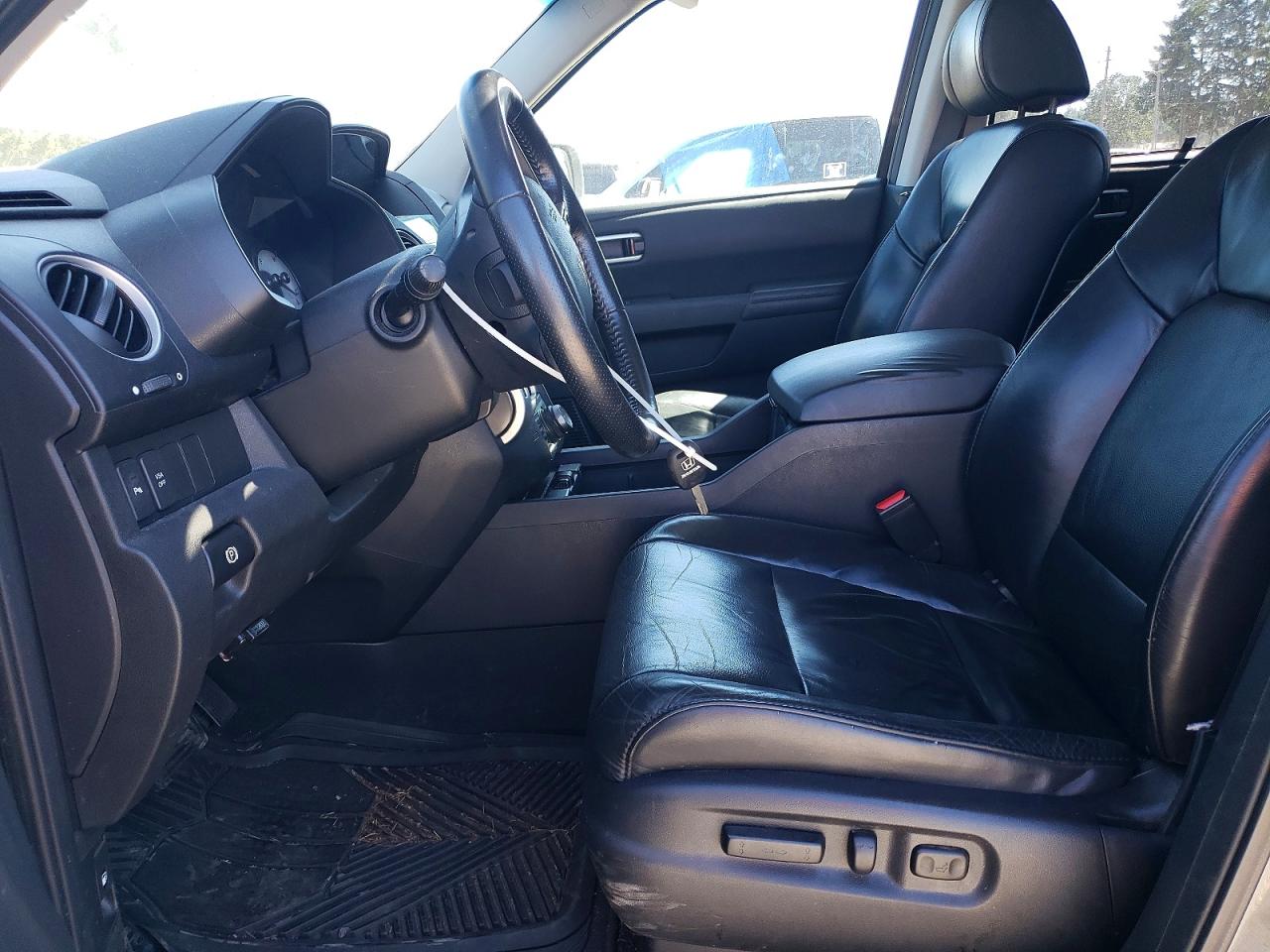 2011 Honda Pilot Touring Silver vin: 5FNYF3H99BB035792