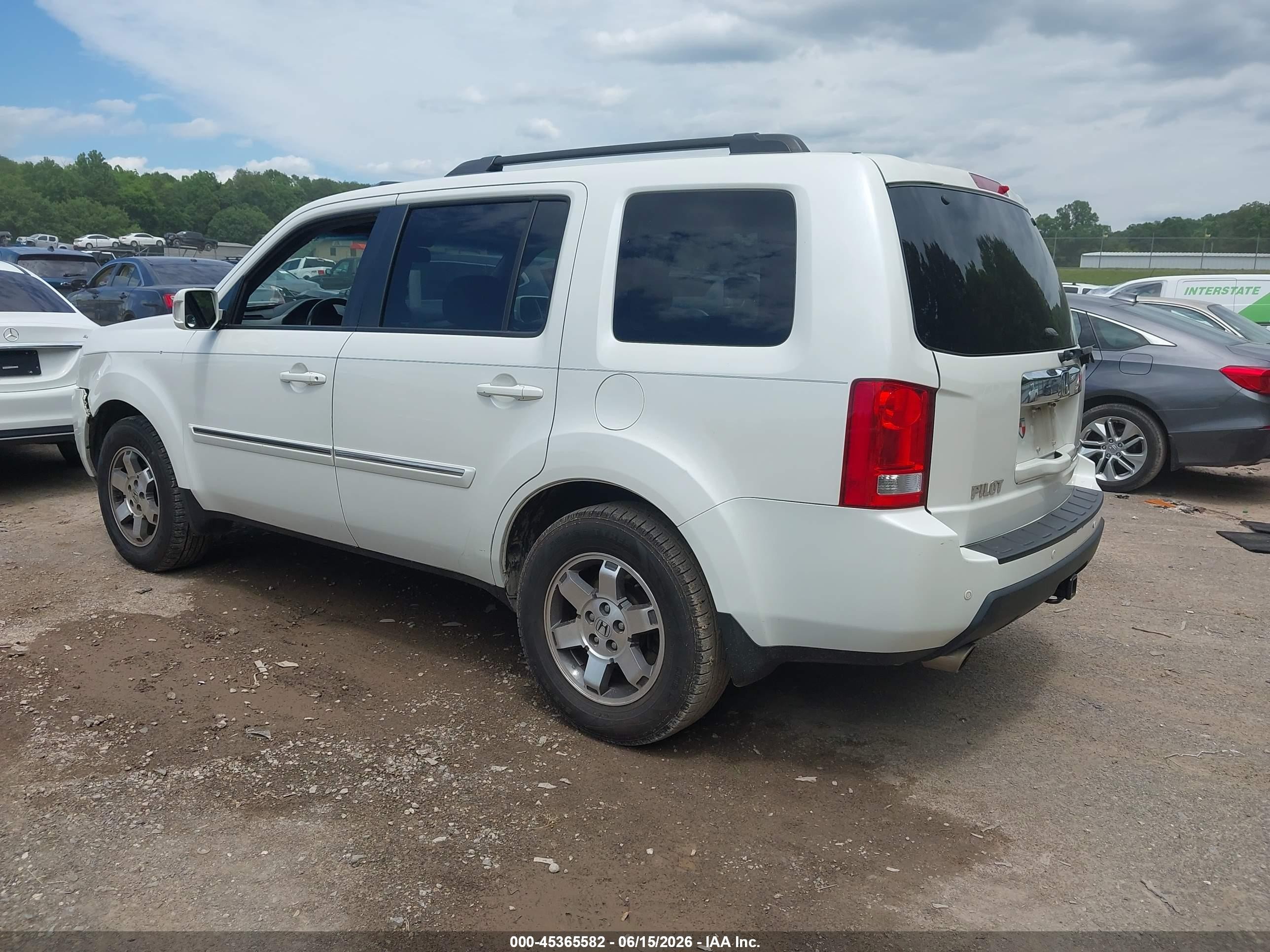2011 Honda Pilot Touring Белый vin: 5FNYF3H99BB050857