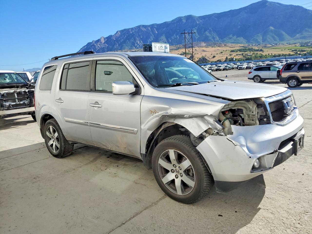2012 Honda Pilot Touring Серебряный vin: 5FNYF3H99CB037544