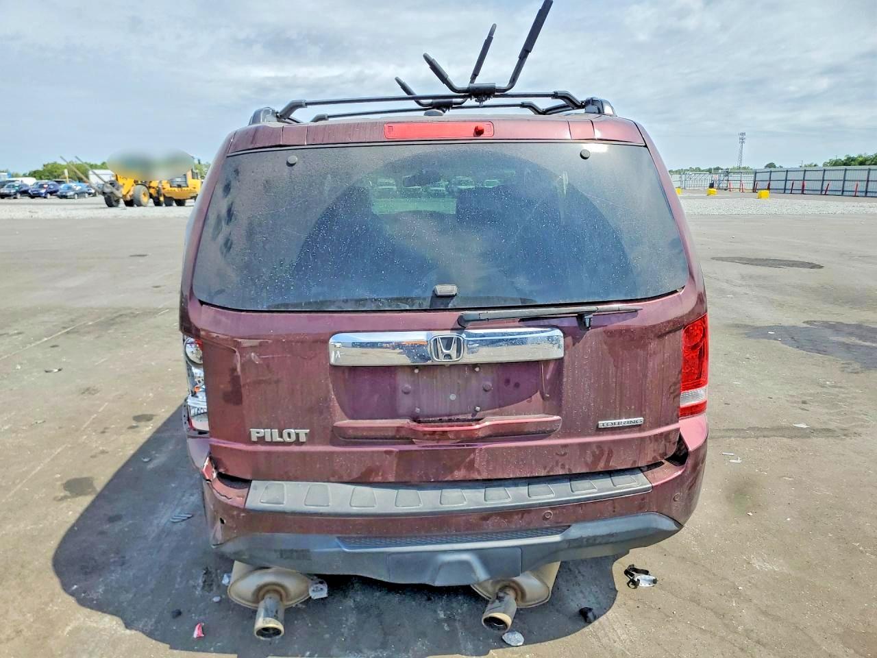 2012 Honda Pilot Touring Burgundy vin: 5FNYF3H99CB040508