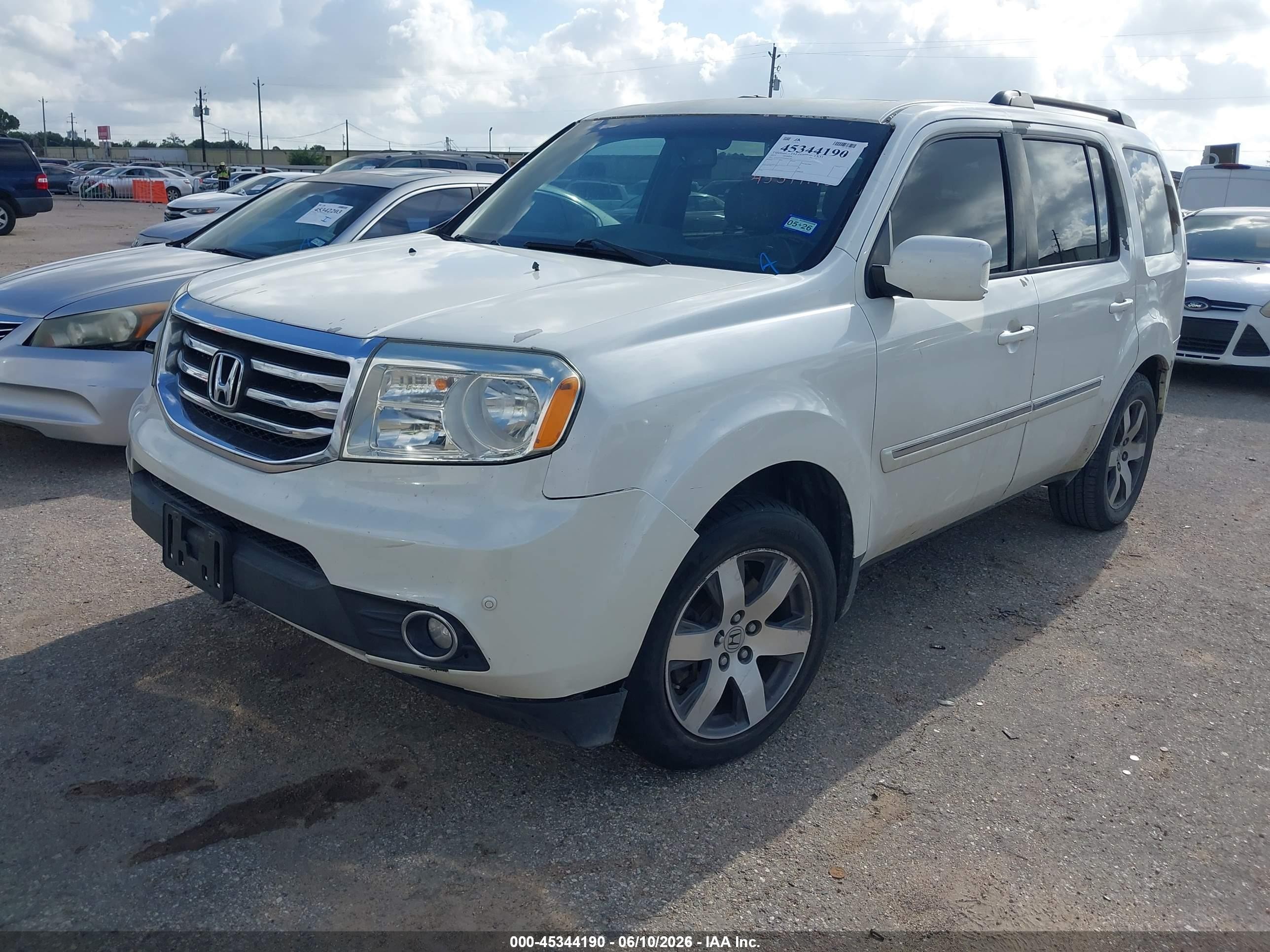 2013 Honda Pilot Touring White vin: 5FNYF3H99DB026383