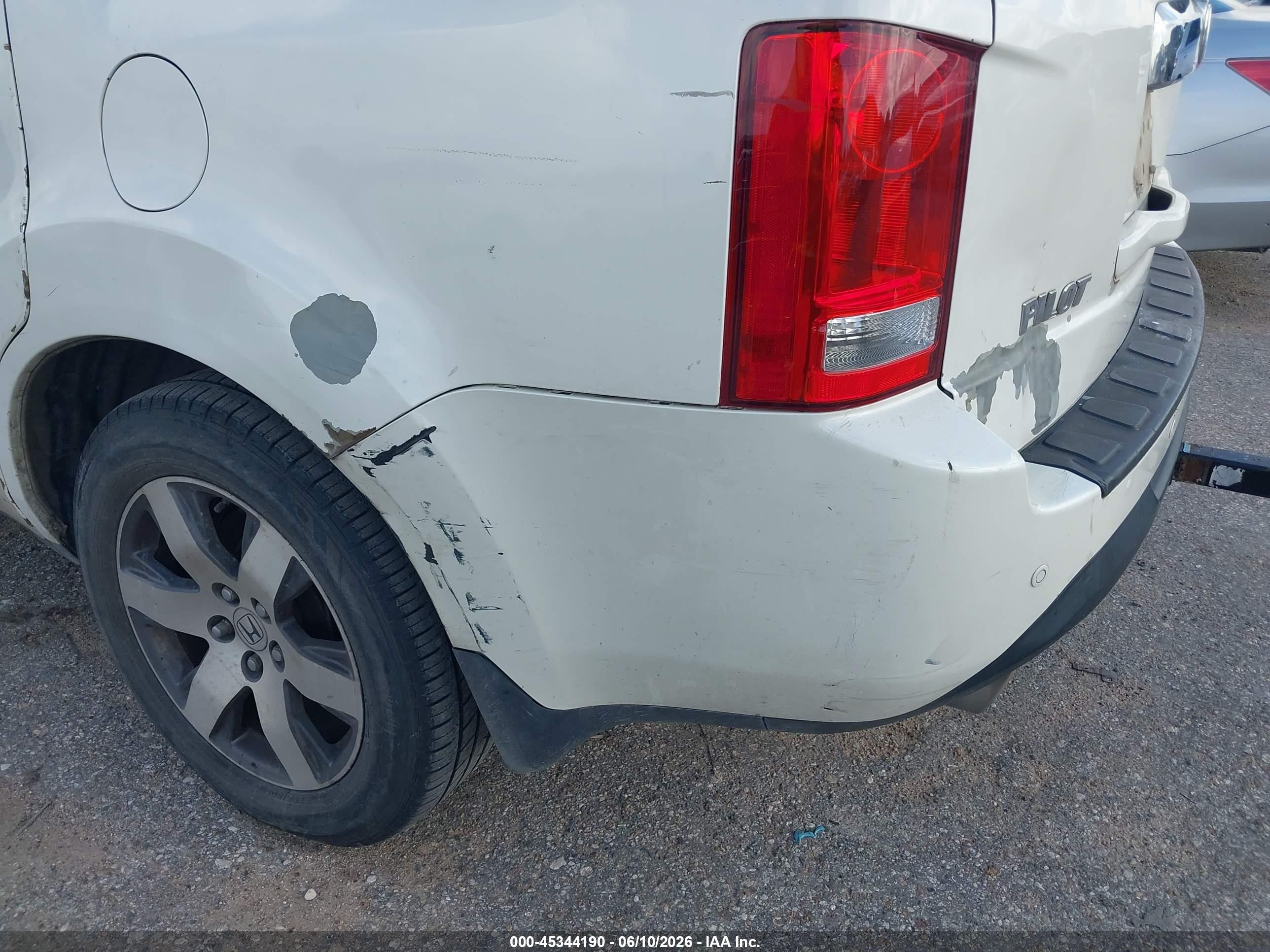 2013 Honda Pilot Touring White vin: 5FNYF3H99DB026383