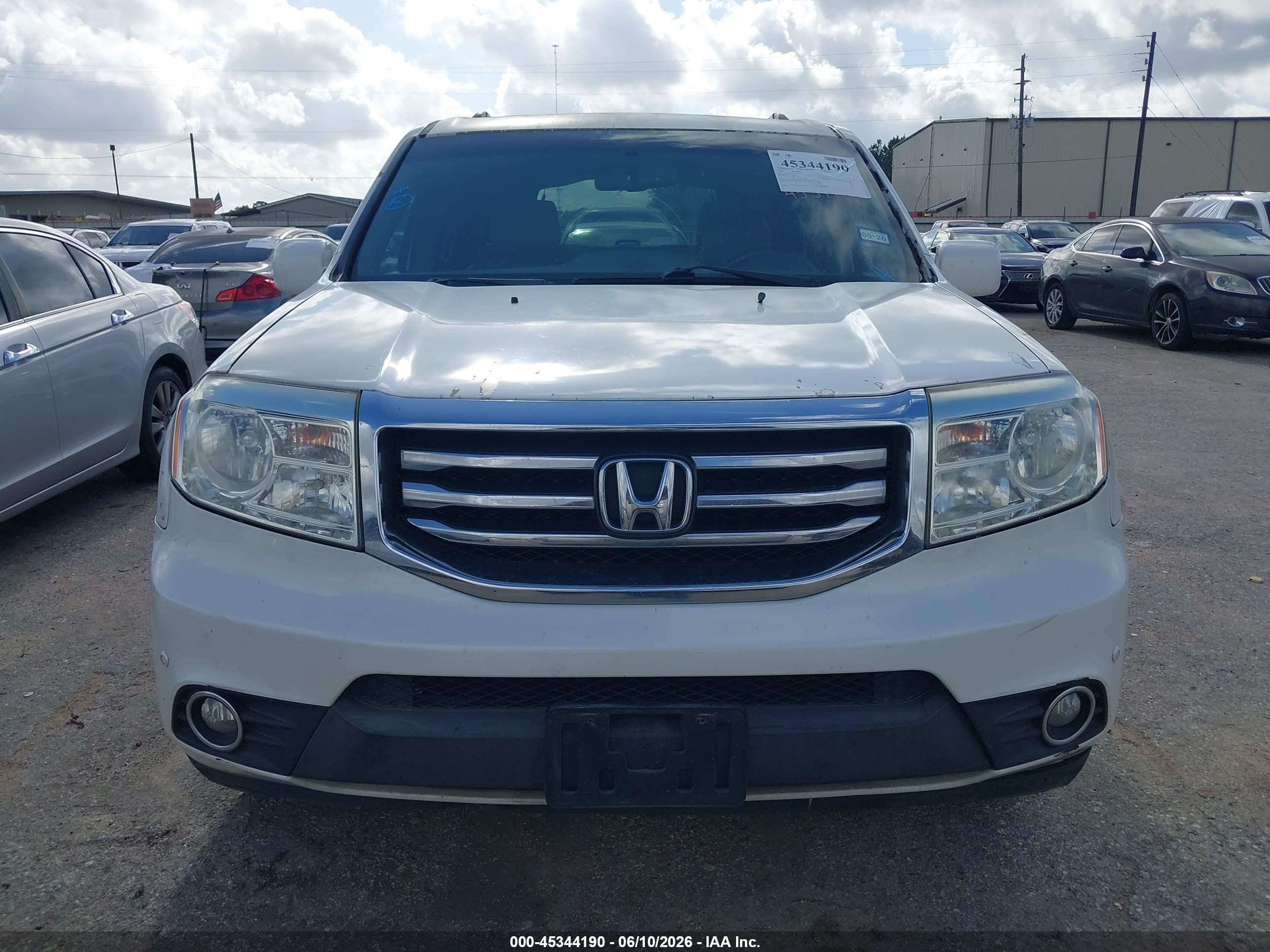 2013 Honda Pilot Touring White vin: 5FNYF3H99DB026383