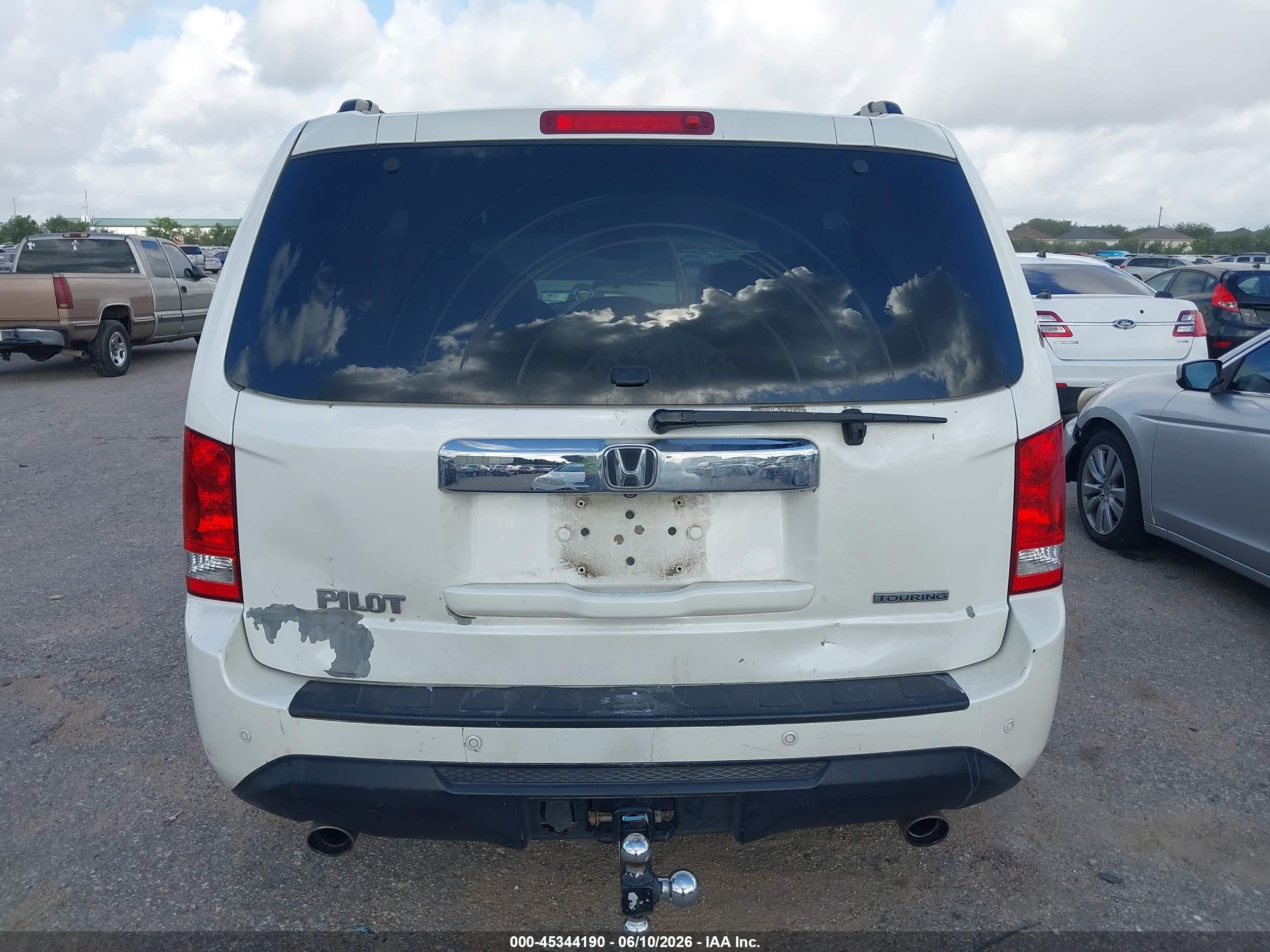 2013 Honda Pilot Touring White vin: 5FNYF3H99DB026383