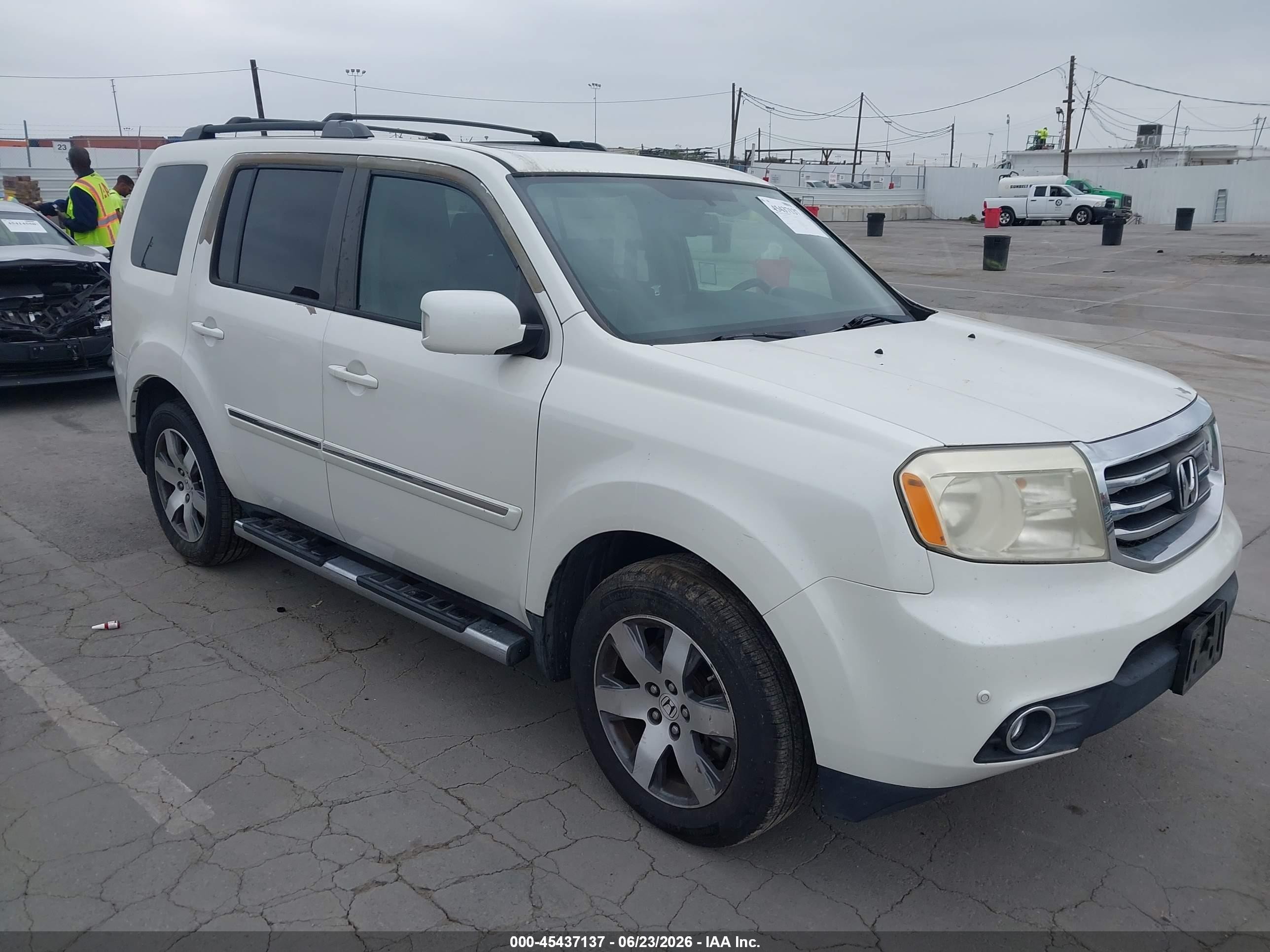 2013 Honda Pilot Touring White vin: 5FNYF3H99DB035150