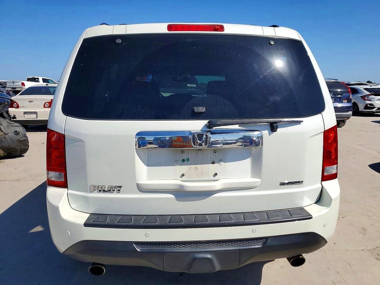 2014 Honda Pilot Touring White vin: 5FNYF3H99EB023713