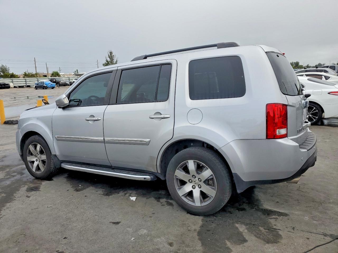 2015 Honda Pilot Touring Gray vin: 5FNYF3H99FB003883