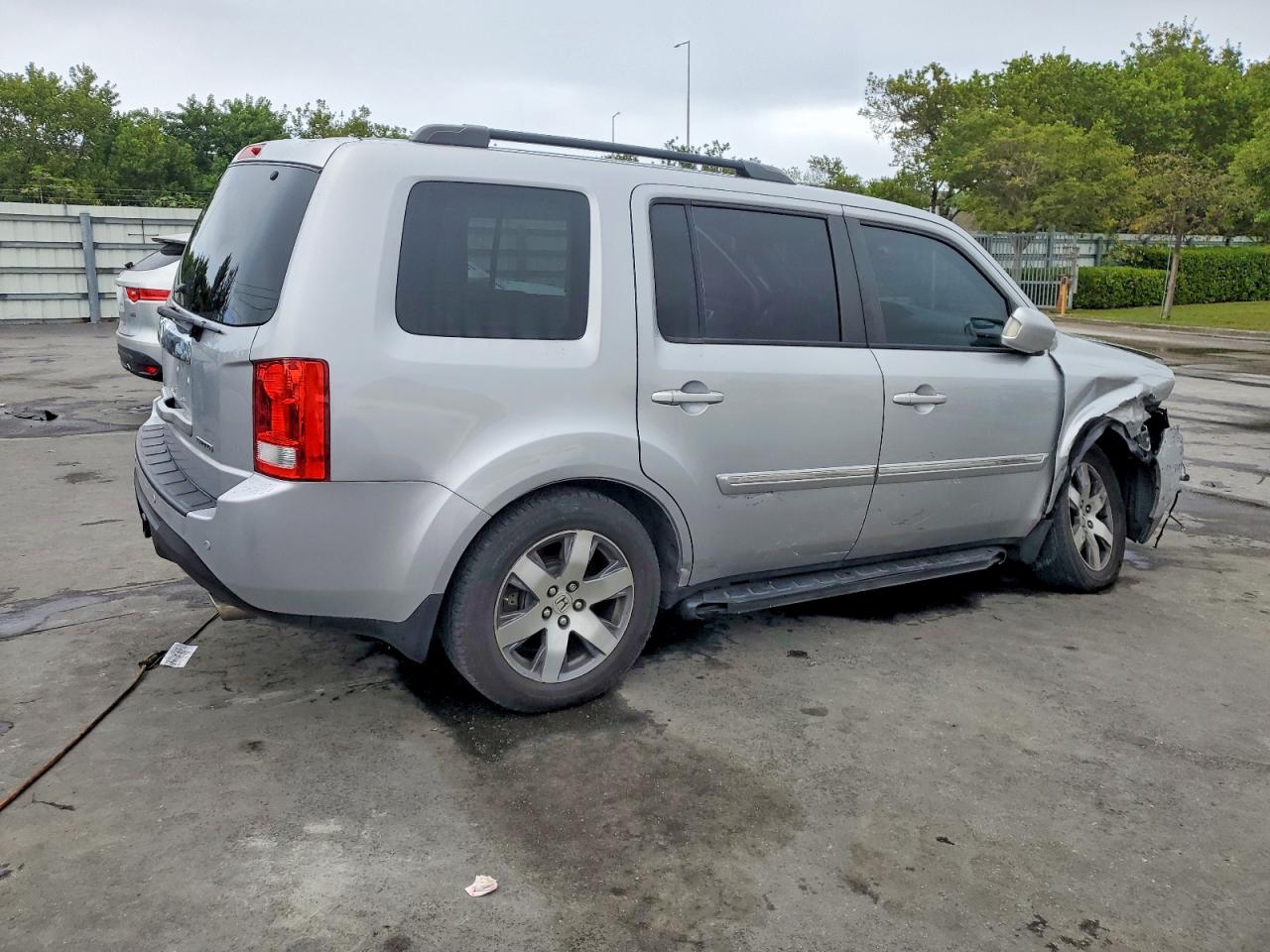 2015 Honda Pilot Touring Gray vin: 5FNYF3H99FB003883