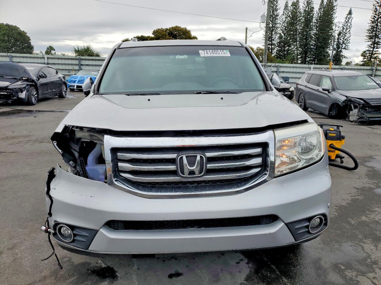 2015 Honda Pilot Touring Gray vin: 5FNYF3H99FB003883