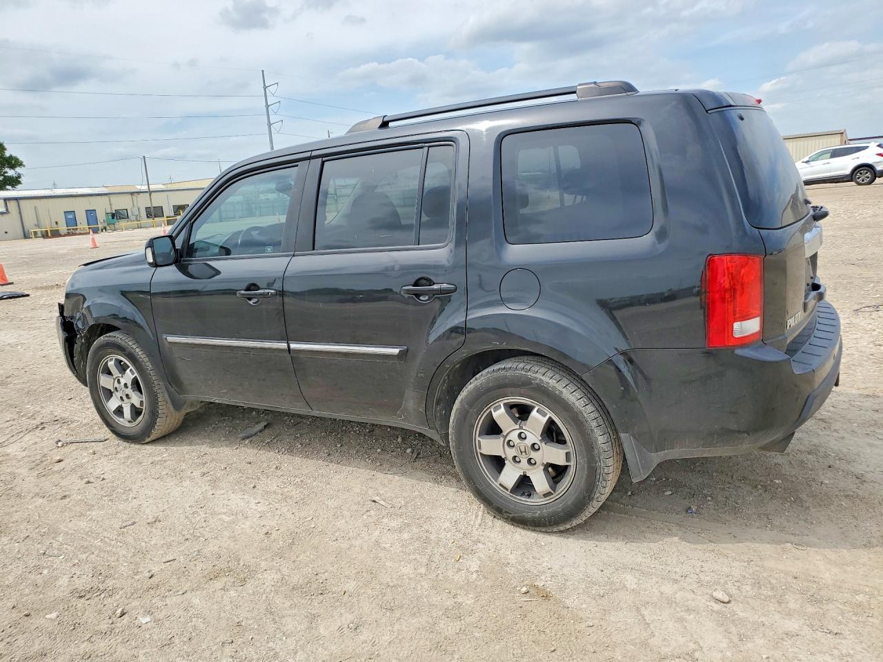 2011 Honda Pilot Touring Black vin: 5FNYF3H9XBB030682