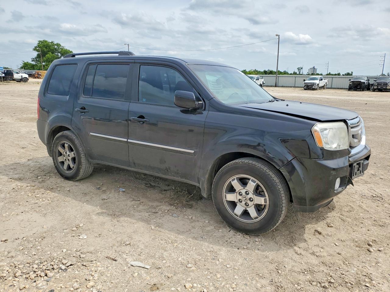 2011 Honda Pilot Touring Black vin: 5FNYF3H9XBB030682