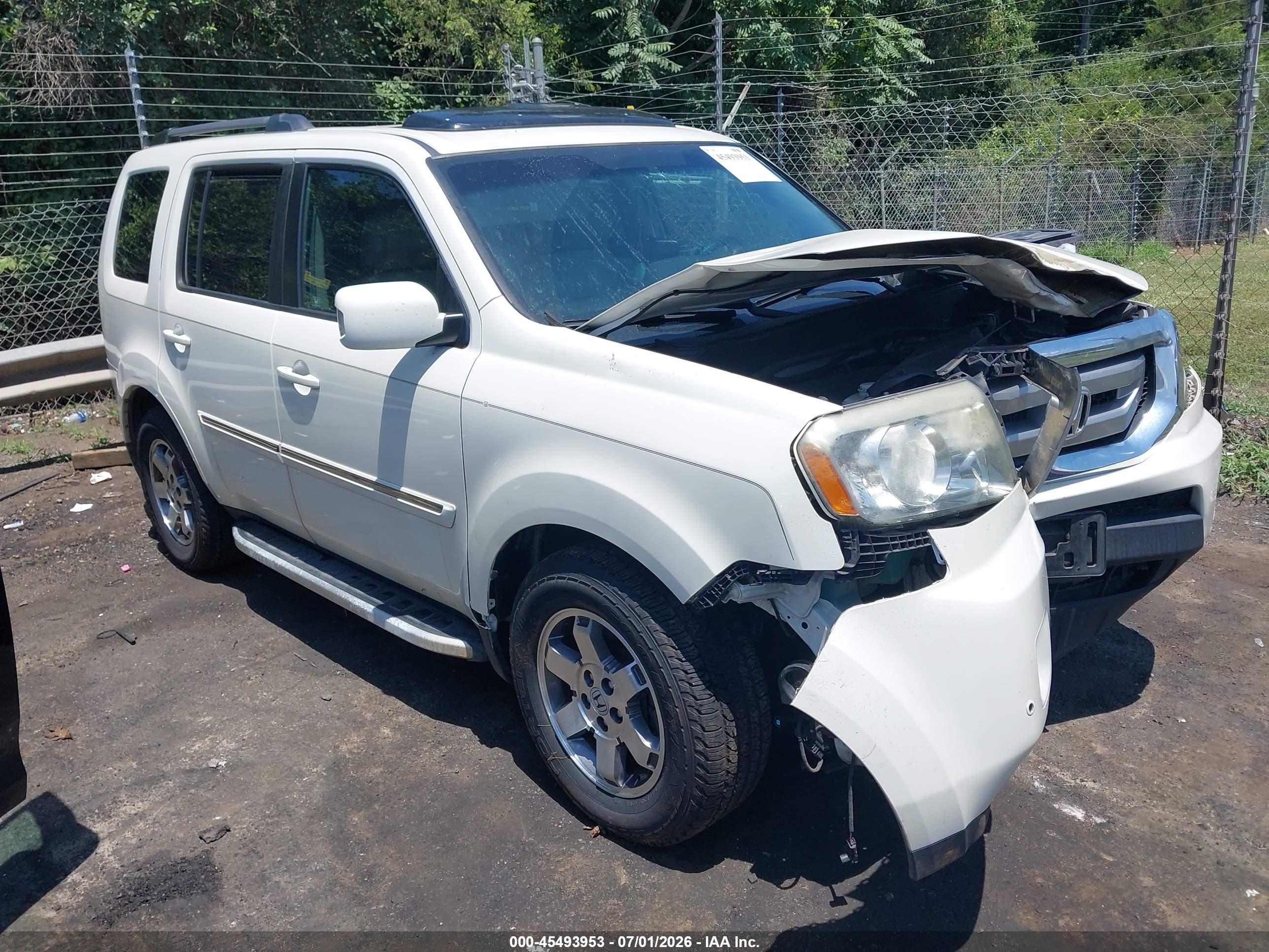 2011 Honda Pilot Touring White vin: 5FNYF3H9XBB057428