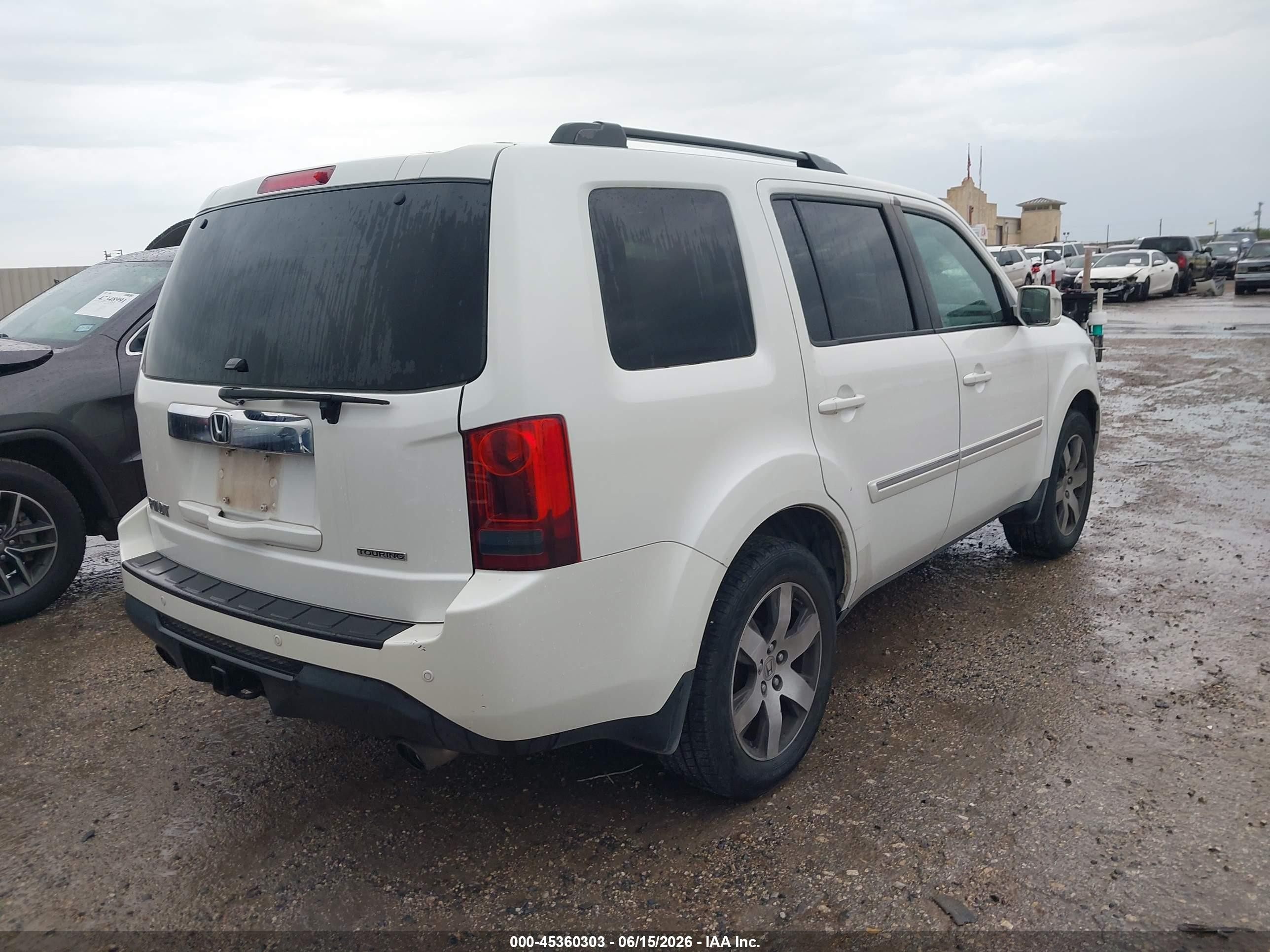 2012 Honda Pilot Touring White vin: 5FNYF3H9XCB027122