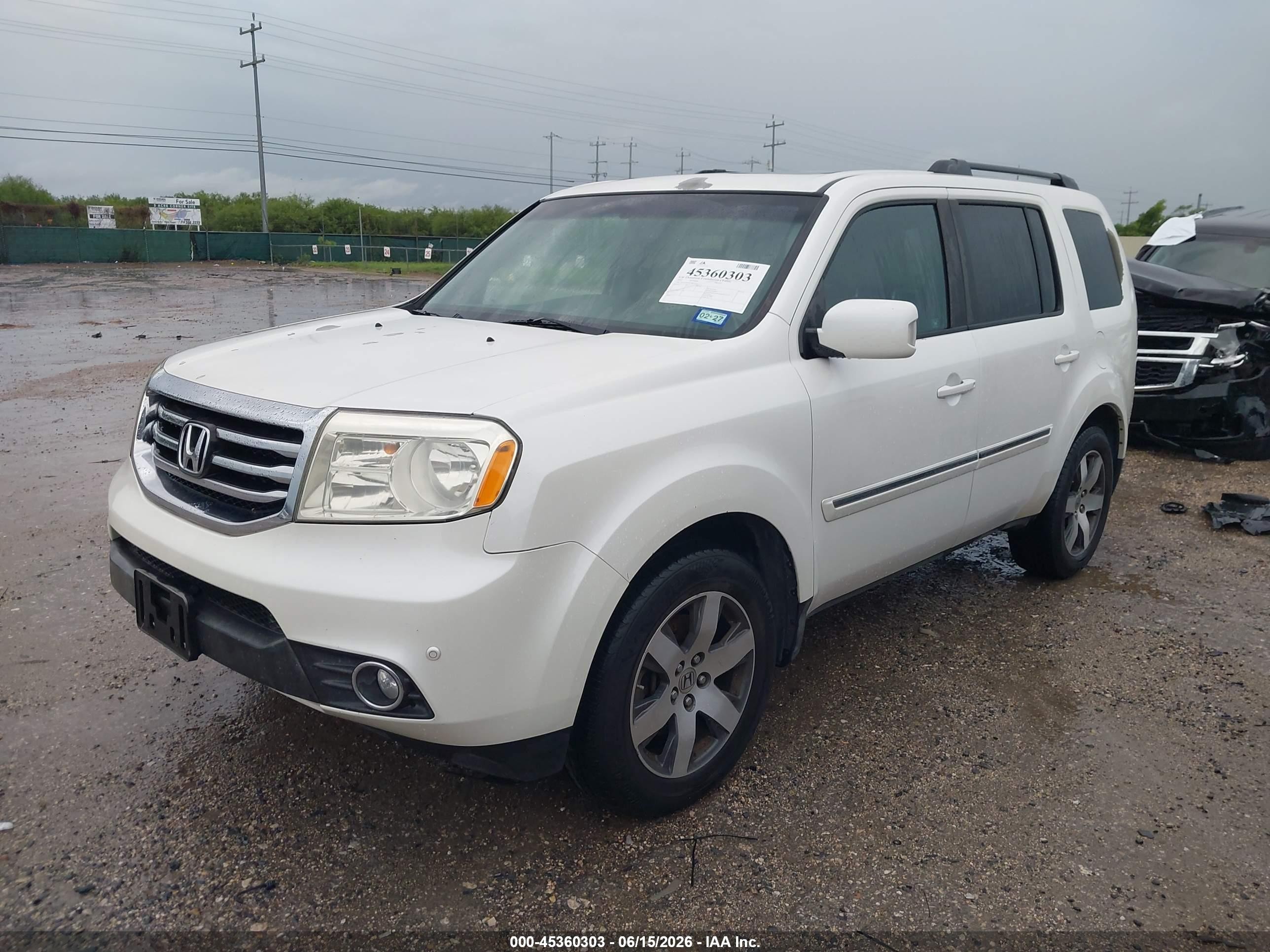 2012 Honda Pilot Touring White vin: 5FNYF3H9XCB027122