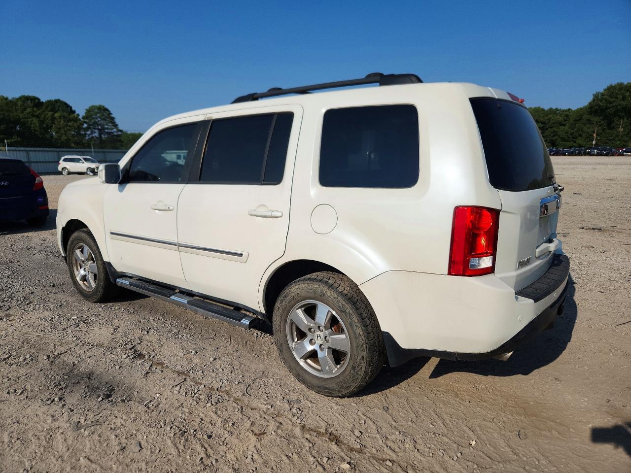 2012 Honda Pilot Touring White vin: 5FNYF3H9XCB040792