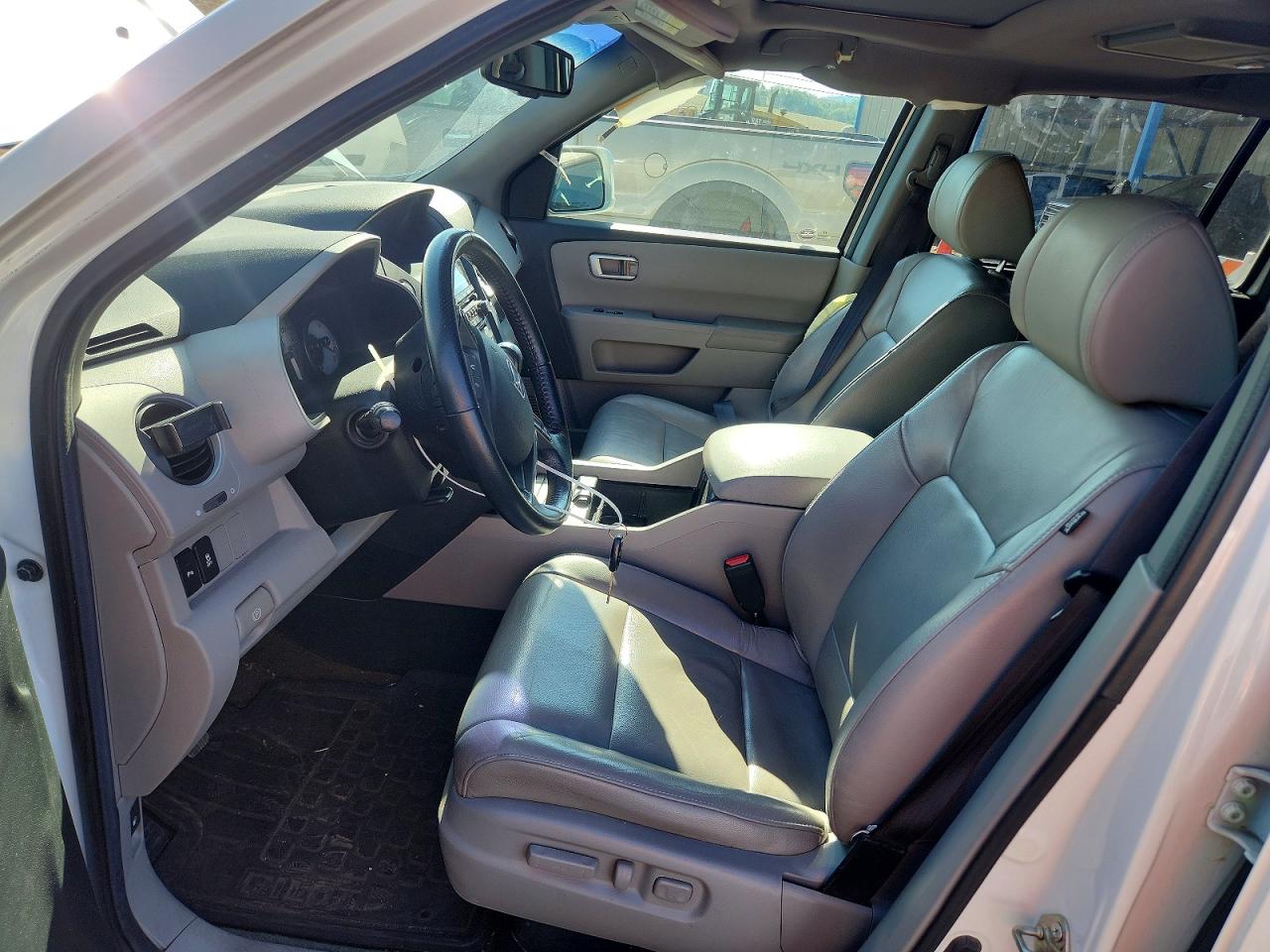 2014 Honda Pilot Touring White vin: 5FNYF3H9XEB001509