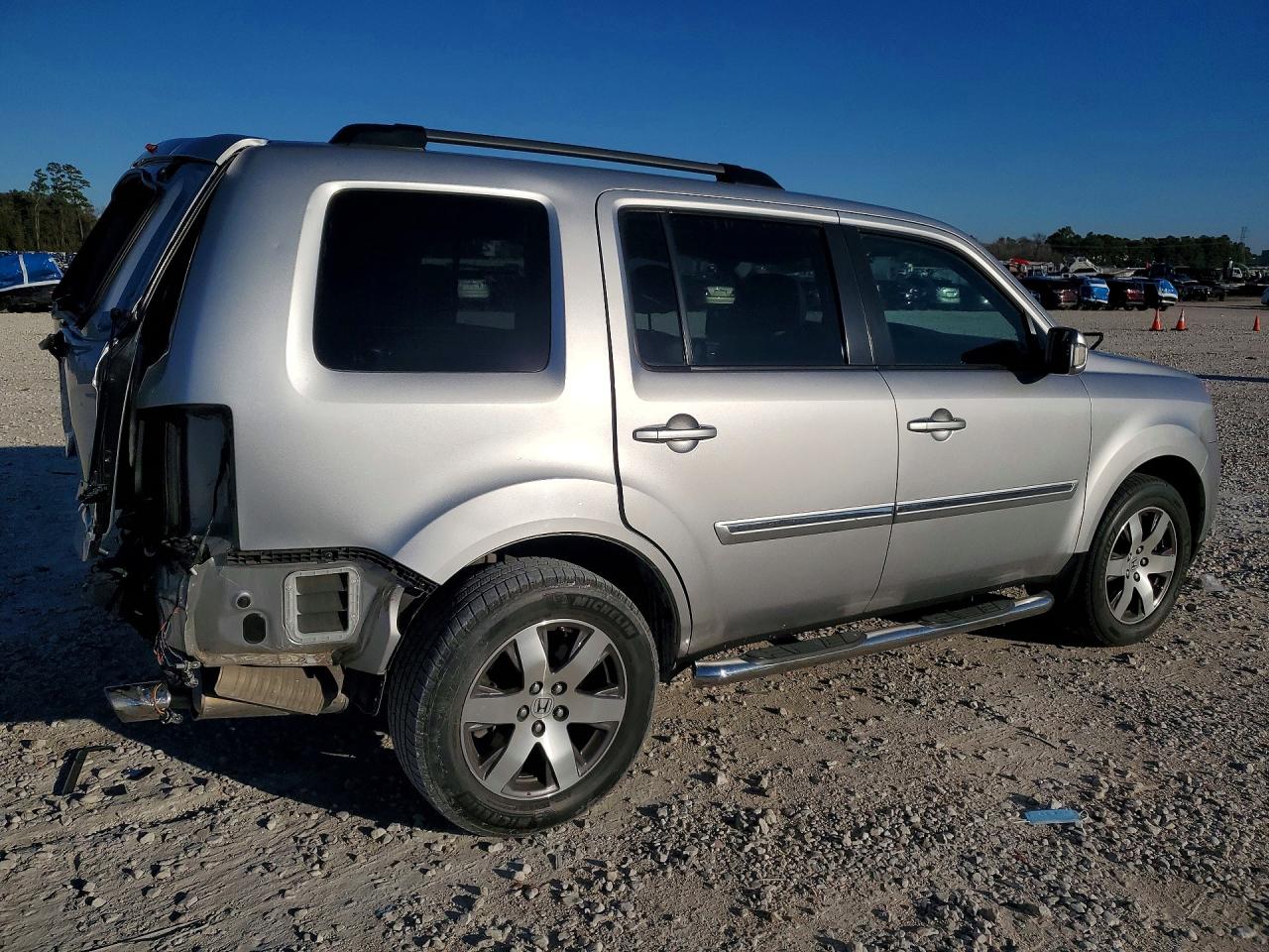 2015 Honda Pilot Touring Silver vin: 5FNYF3H9XFB008445