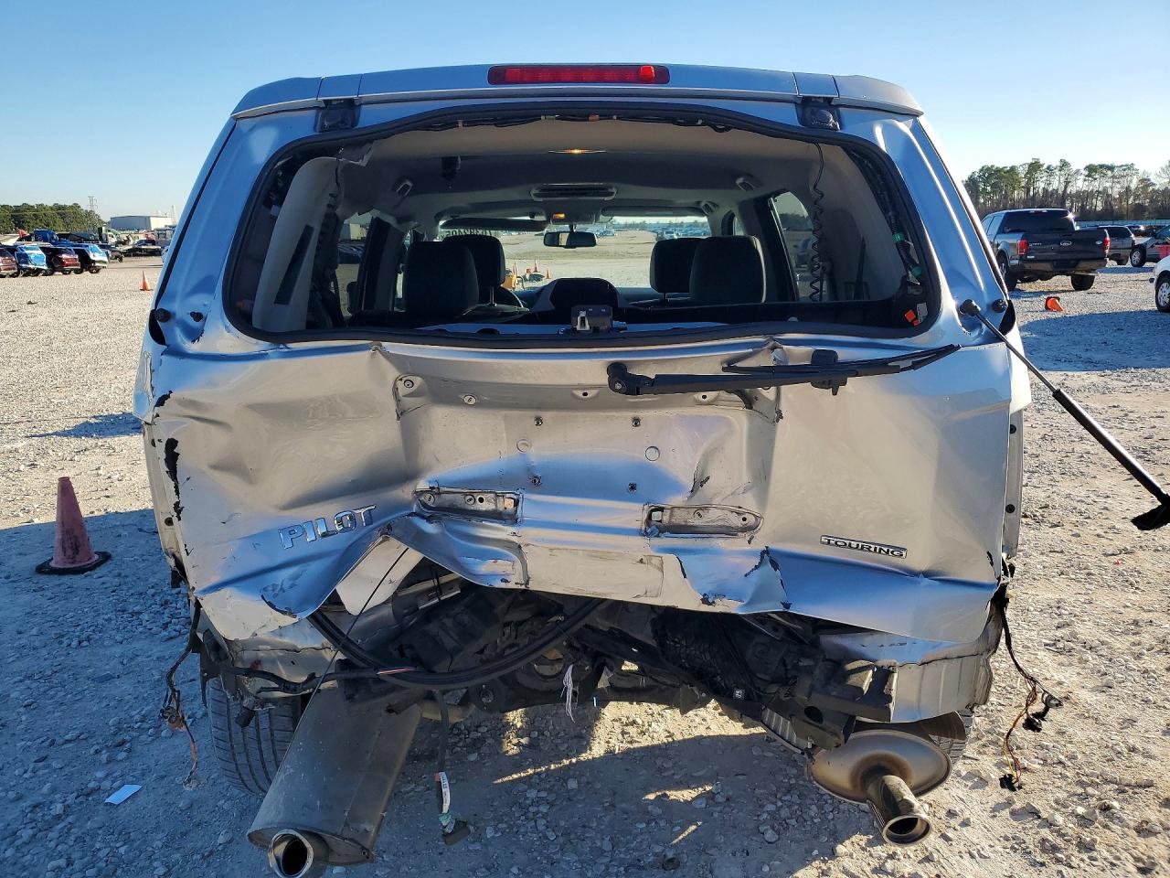 2015 Honda Pilot Touring Silver vin: 5FNYF3H9XFB008445