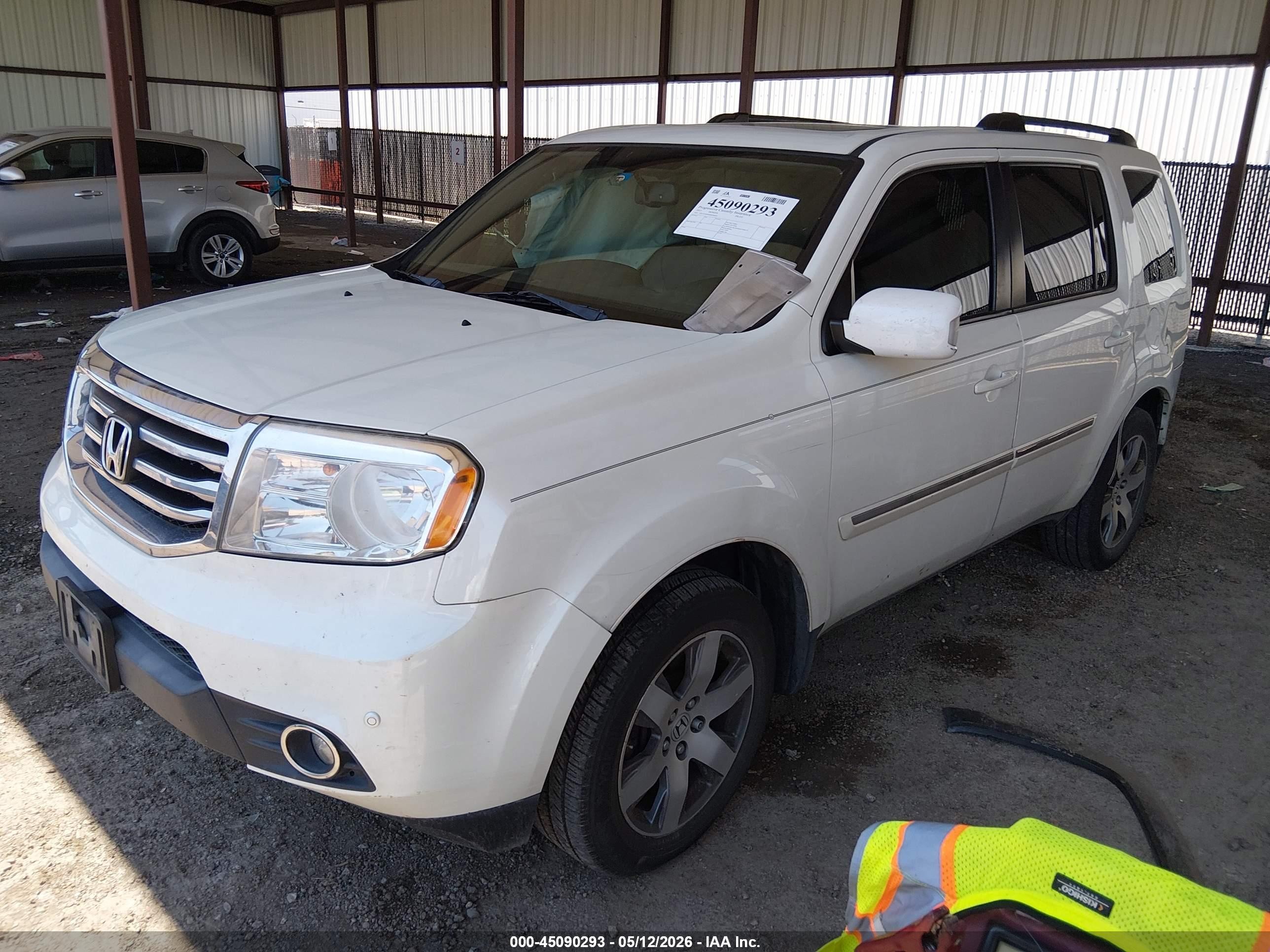 2015 Honda Pilot Touring White vin: 5FNYF3H9XFB018456