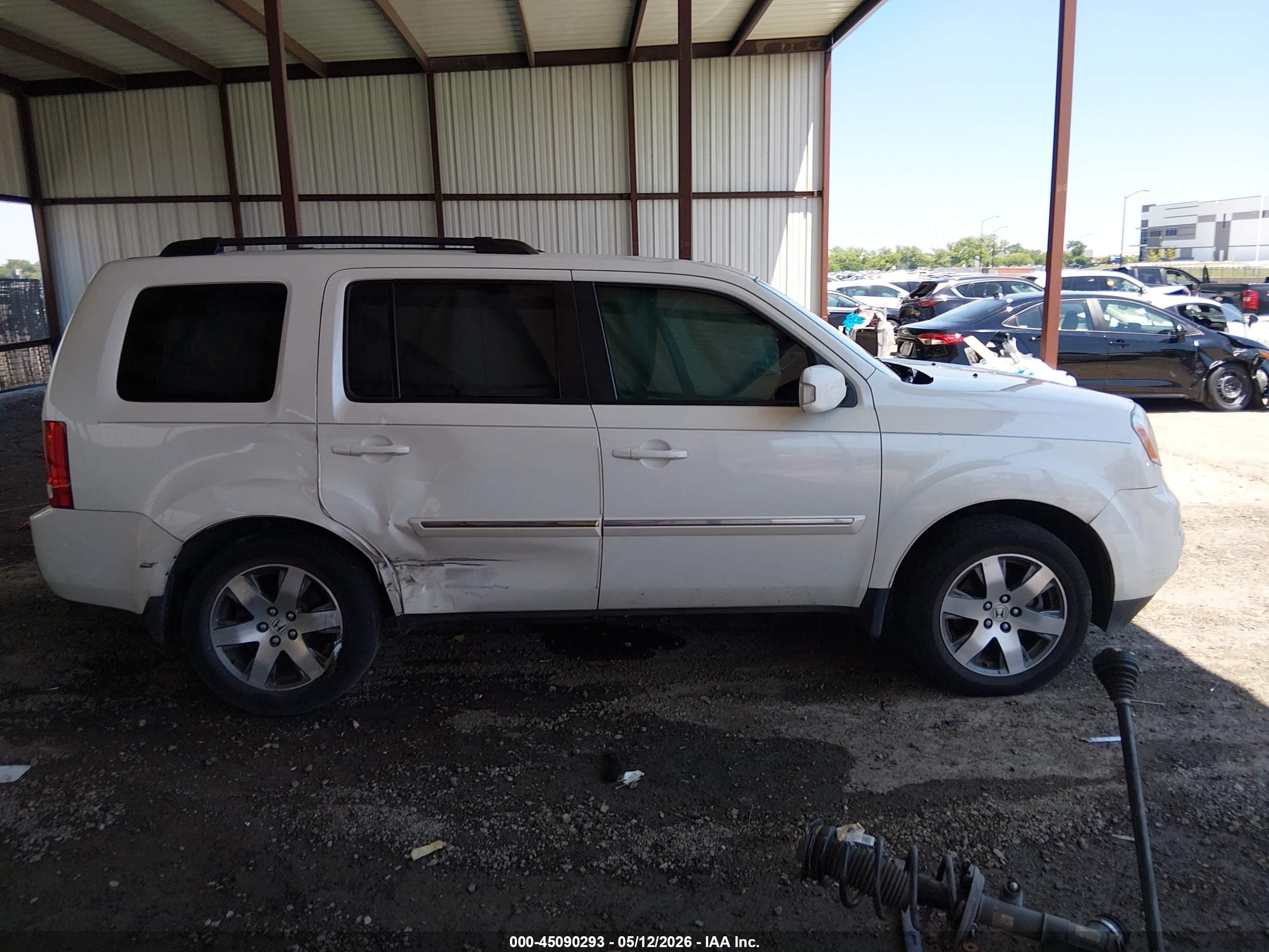 2015 Honda Pilot Touring White vin: 5FNYF3H9XFB018456