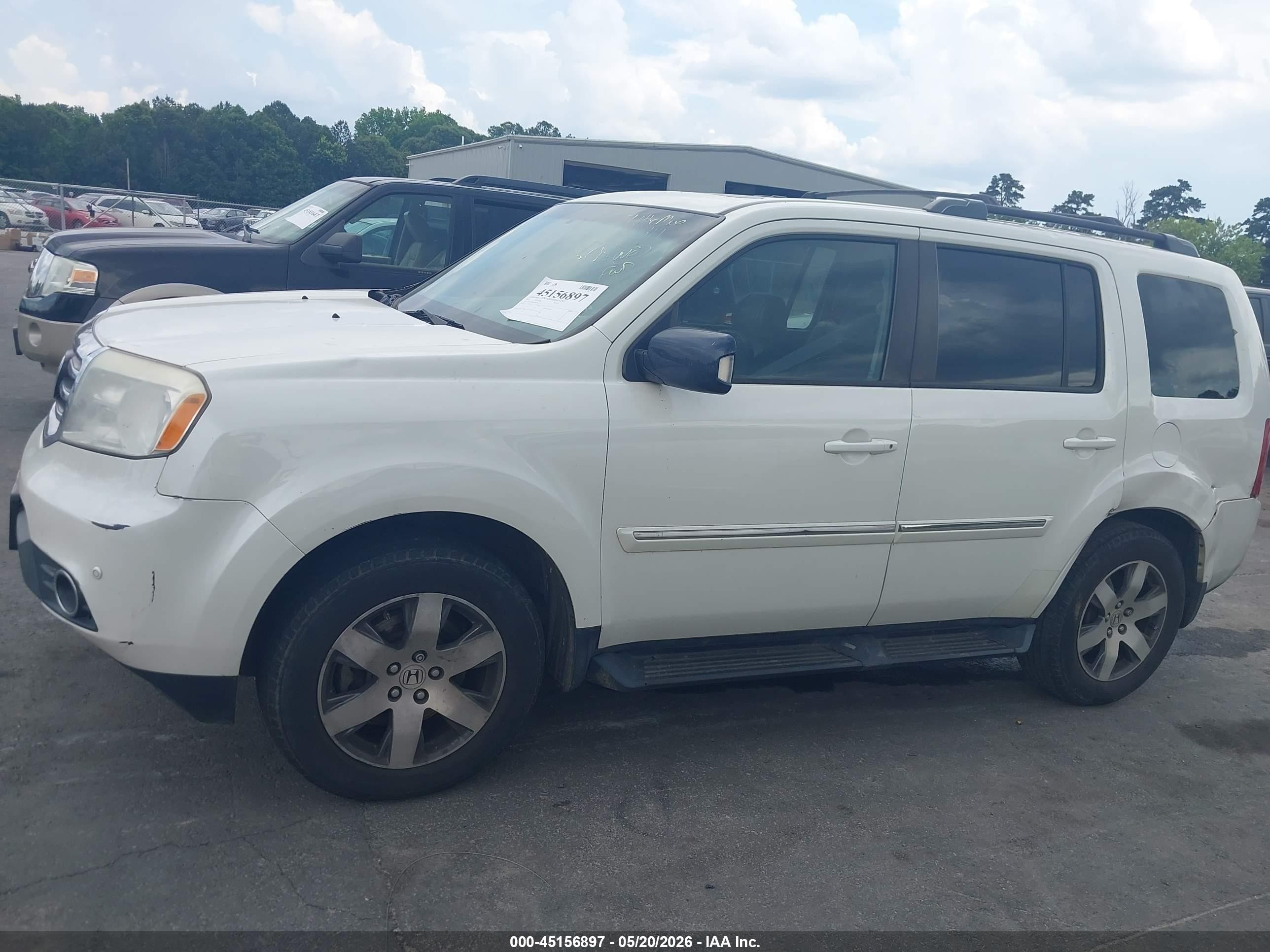 2015 Honda Pilot Touring Белый vin: 5FNYF3H9XFB020319