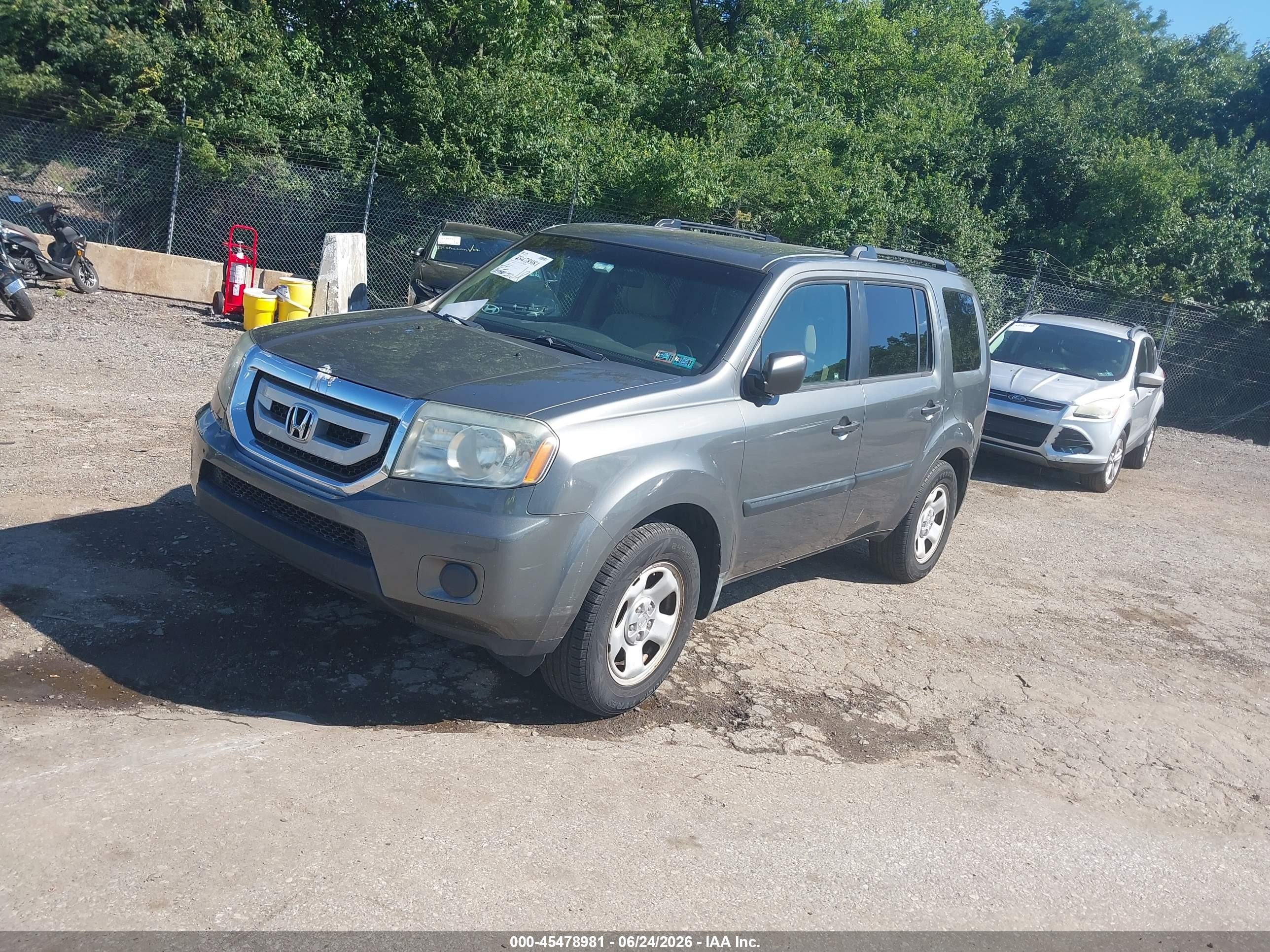 2009 Honda Pilot Lx Gray vin: 5FNYF48209B013411