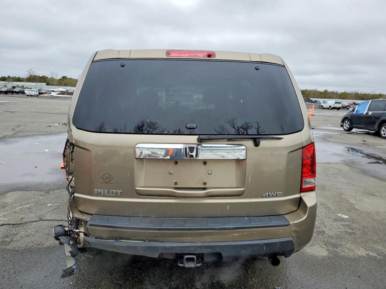 2009 Honda Pilot Lx Gold vin: 5FNYF48249B049750