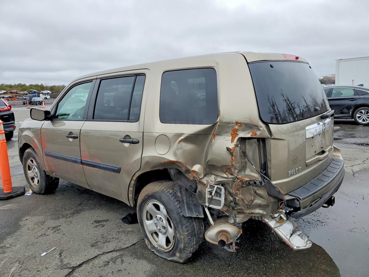 2009 Honda Pilot Lx Gold vin: 5FNYF48249B049750