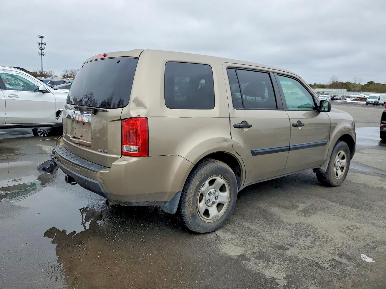 2009 Honda Pilot Lx Gold vin: 5FNYF48249B049750