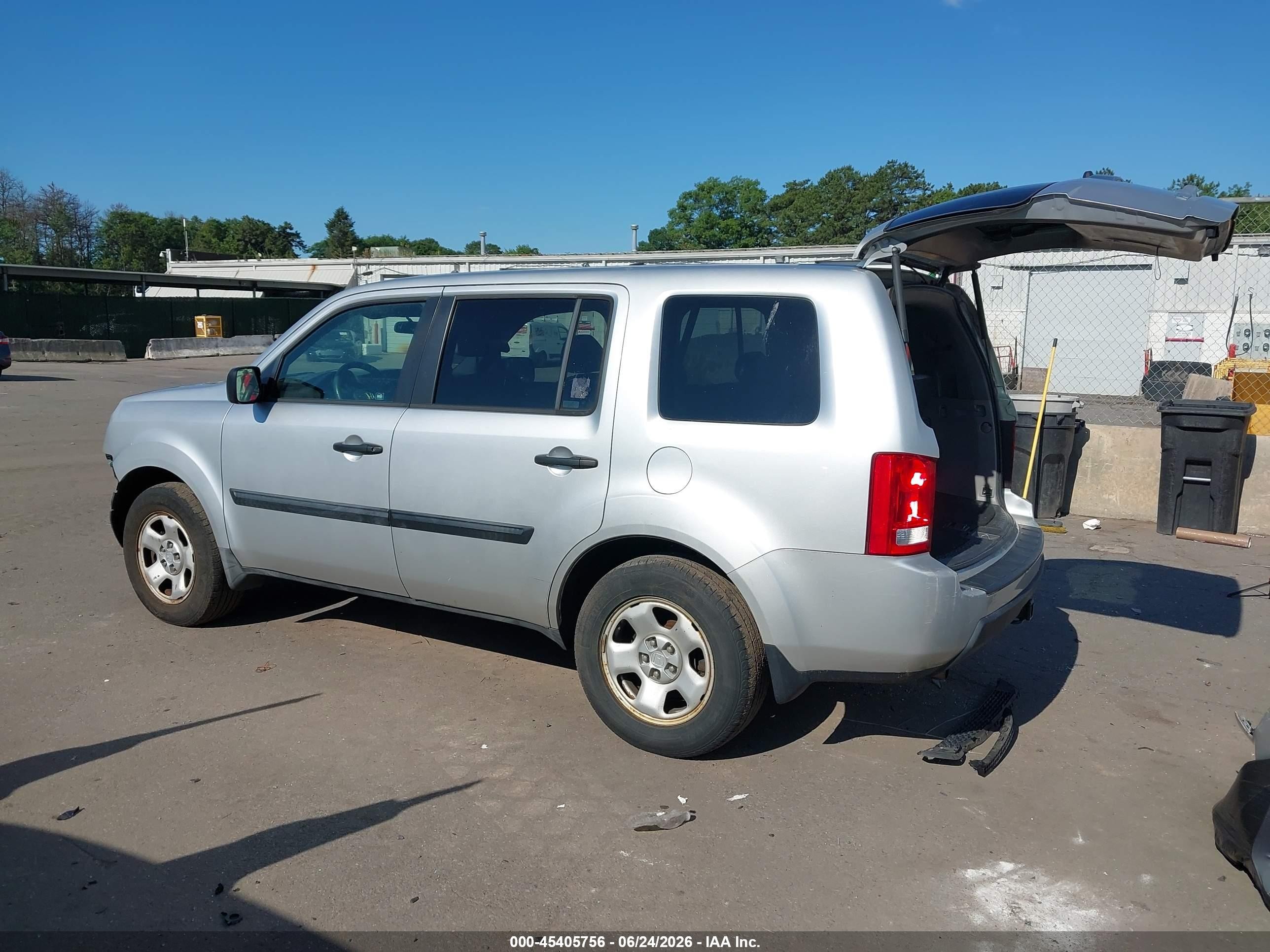 2009 Honda Pilot Lx Silver vin: 5FNYF482X9B047064