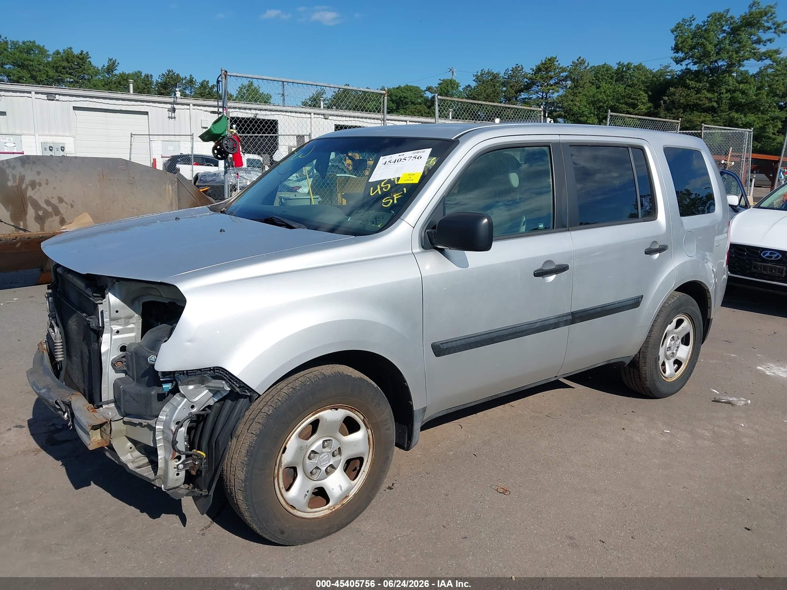2009 Honda Pilot Lx Silver vin: 5FNYF482X9B047064