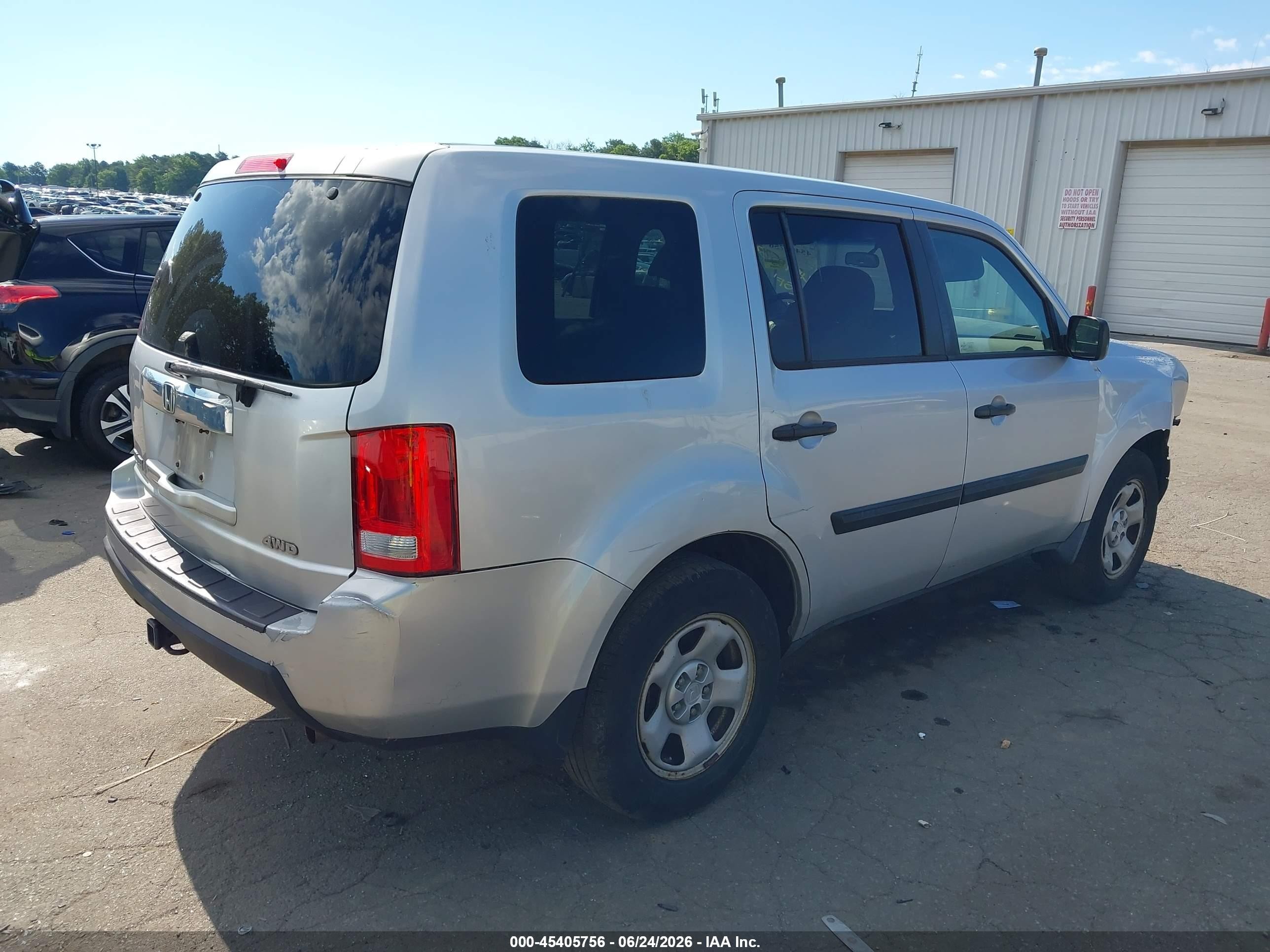 2009 Honda Pilot Lx Silver vin: 5FNYF482X9B047064