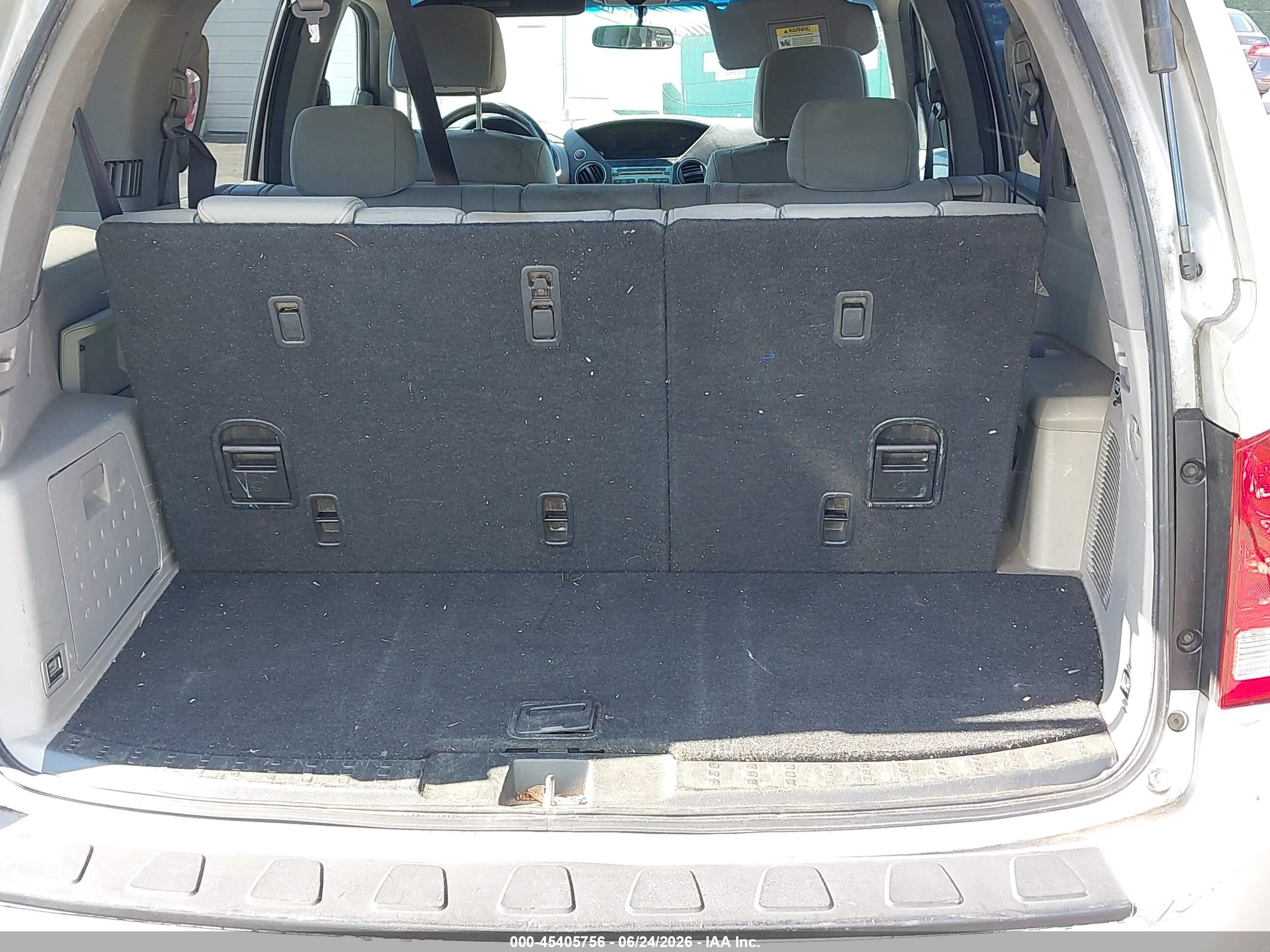 2009 Honda Pilot Lx Silver vin: 5FNYF482X9B047064