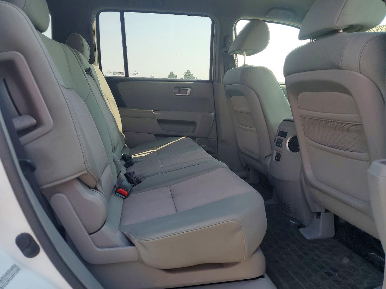 2009 Honda Pilot Ex White vin: 5FNYF48409B045647