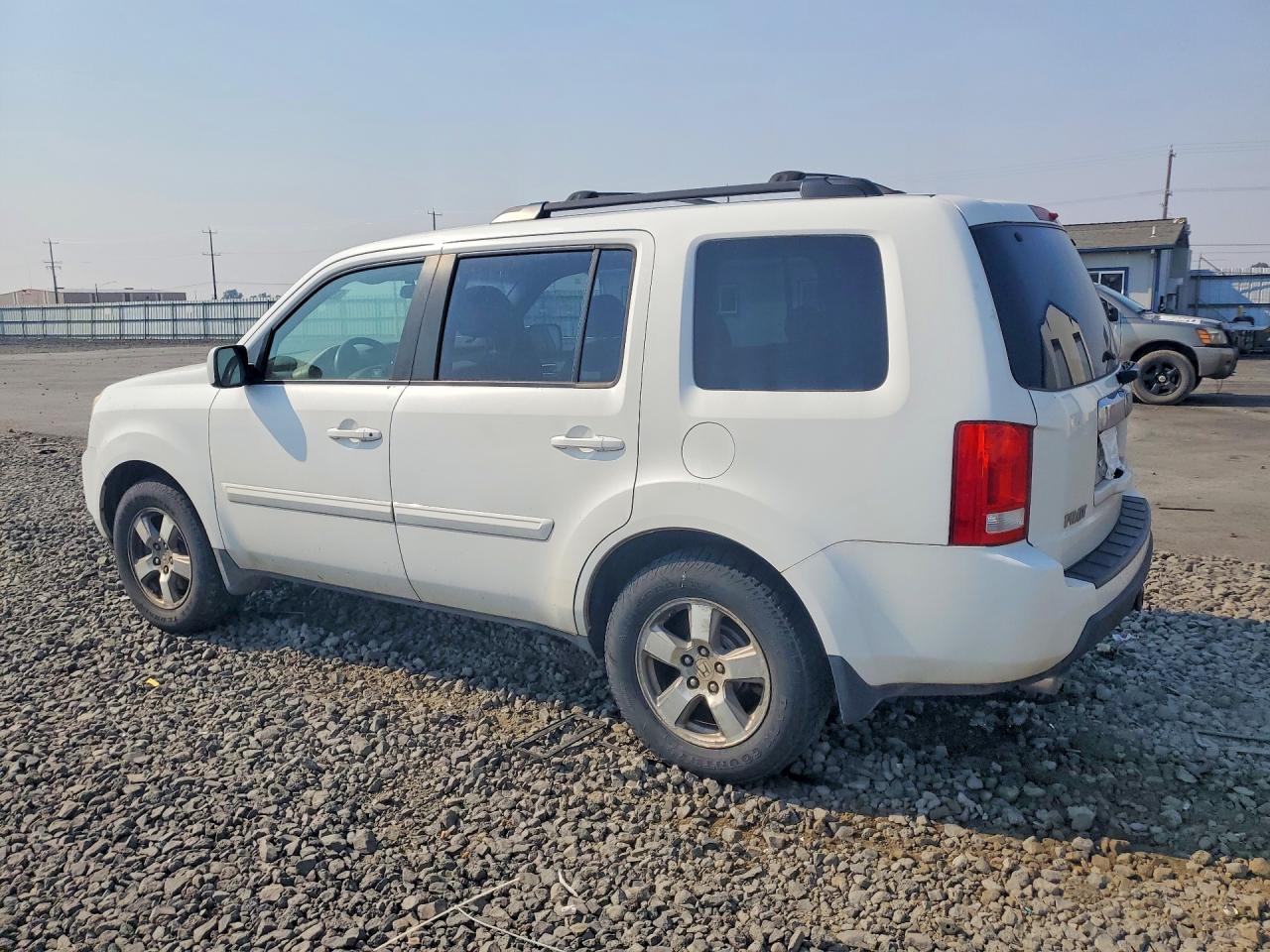 2009 Honda Pilot Ex White vin: 5FNYF48409B045647
