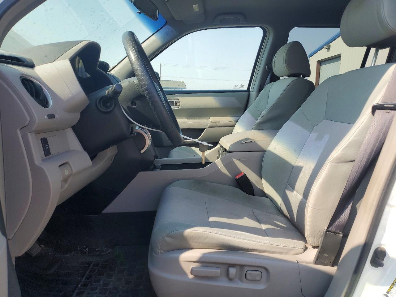 2009 Honda Pilot Ex White vin: 5FNYF48409B045647