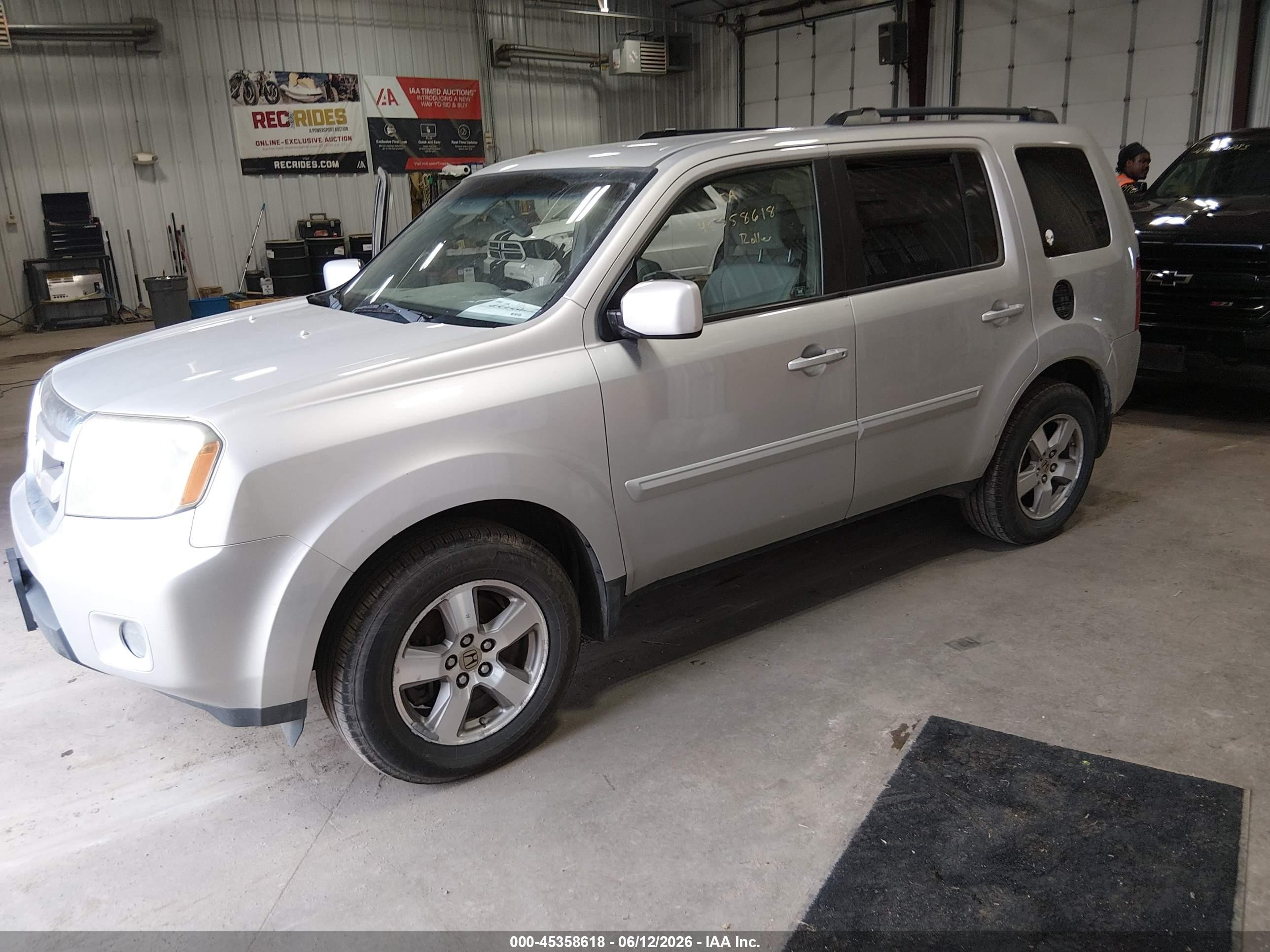 2009 Honda Pilot Ex Silver vin: 5FNYF48489B026831