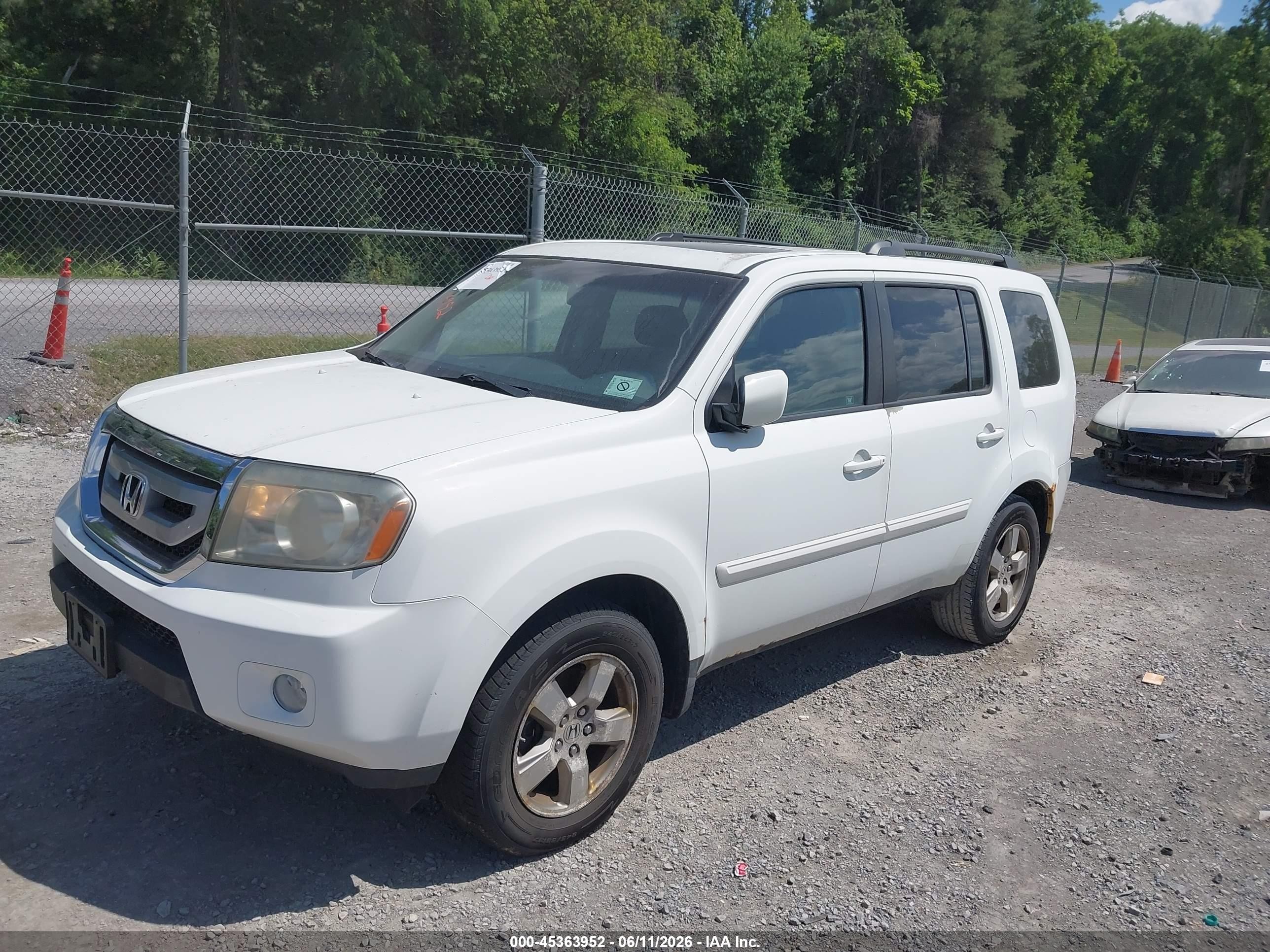 2009 Honda Pilot Ex-l White vin: 5FNYF48549B055686