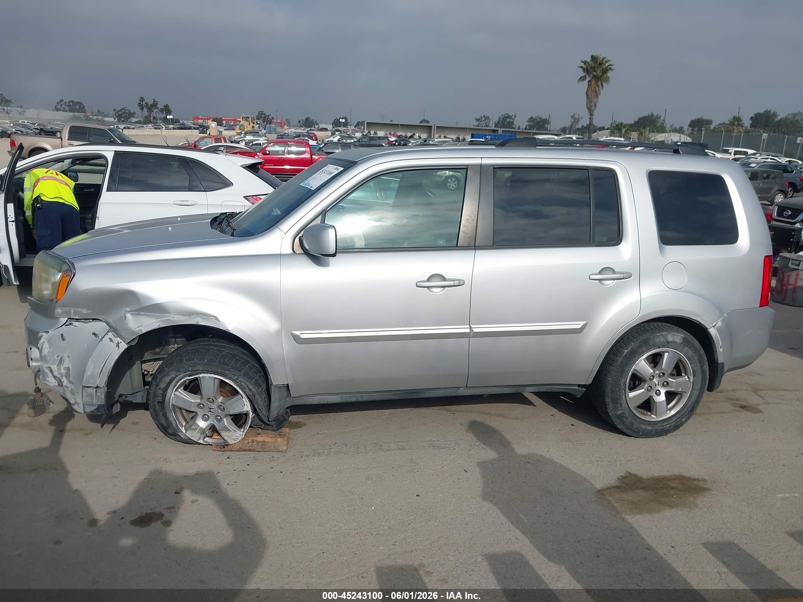 2009 Honda Pilot Ex-l Silver vin: 5FNYF48599B035093