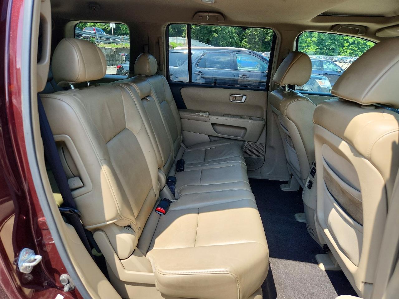 2009 Honda Pilot Touring Burgundy vin: 5FNYF48809B018290