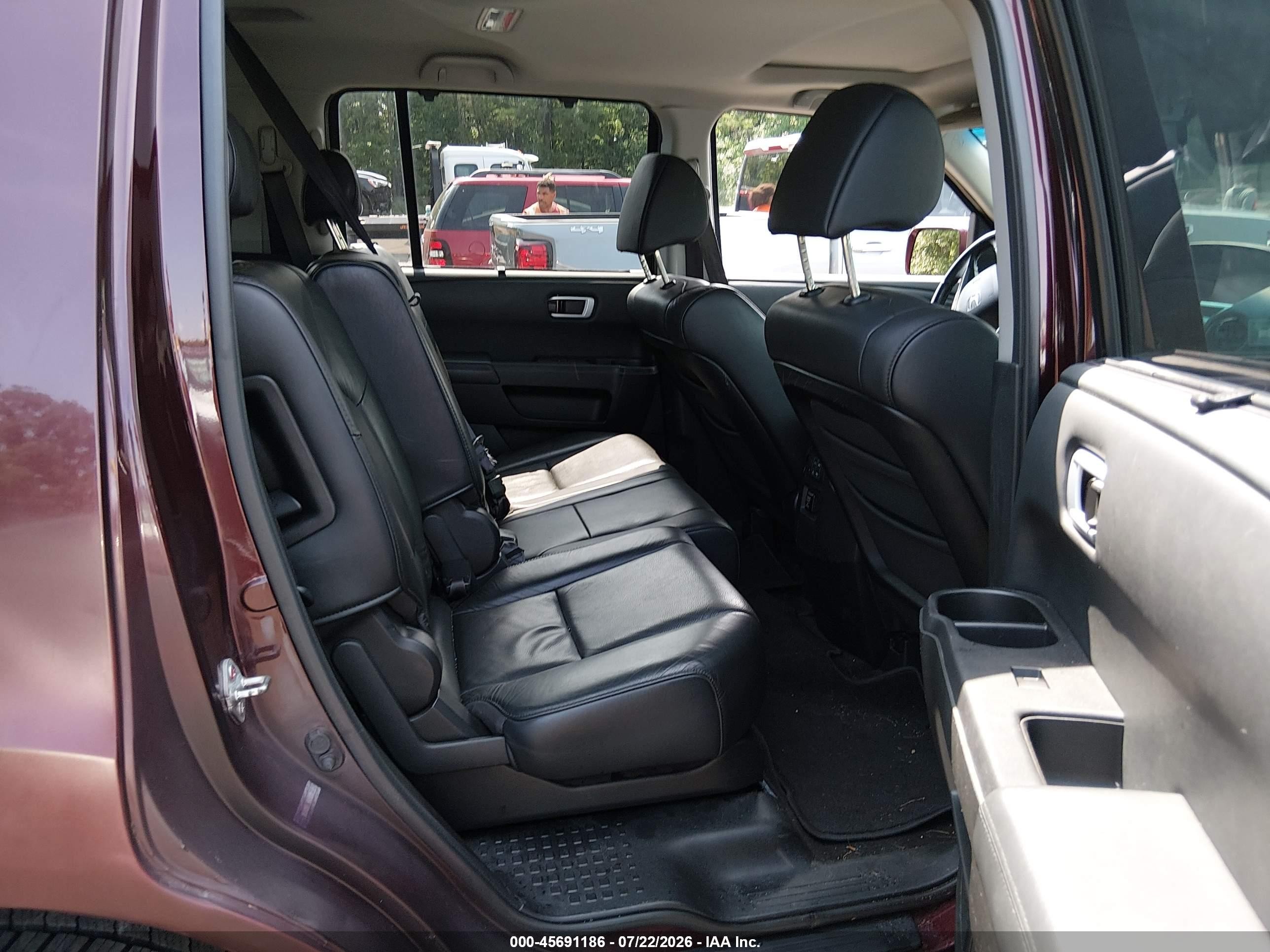2009 Honda Pilot Touring Burgundy vin: 5FNYF48819B045319